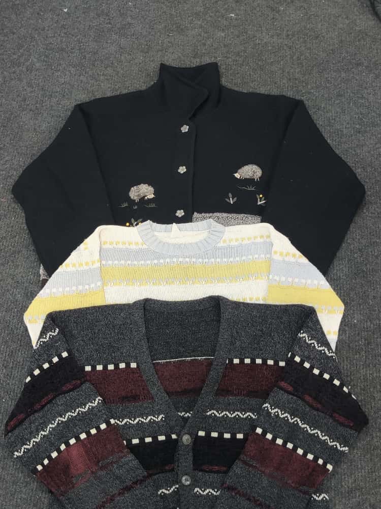 Farbige verrückte Strickmode
