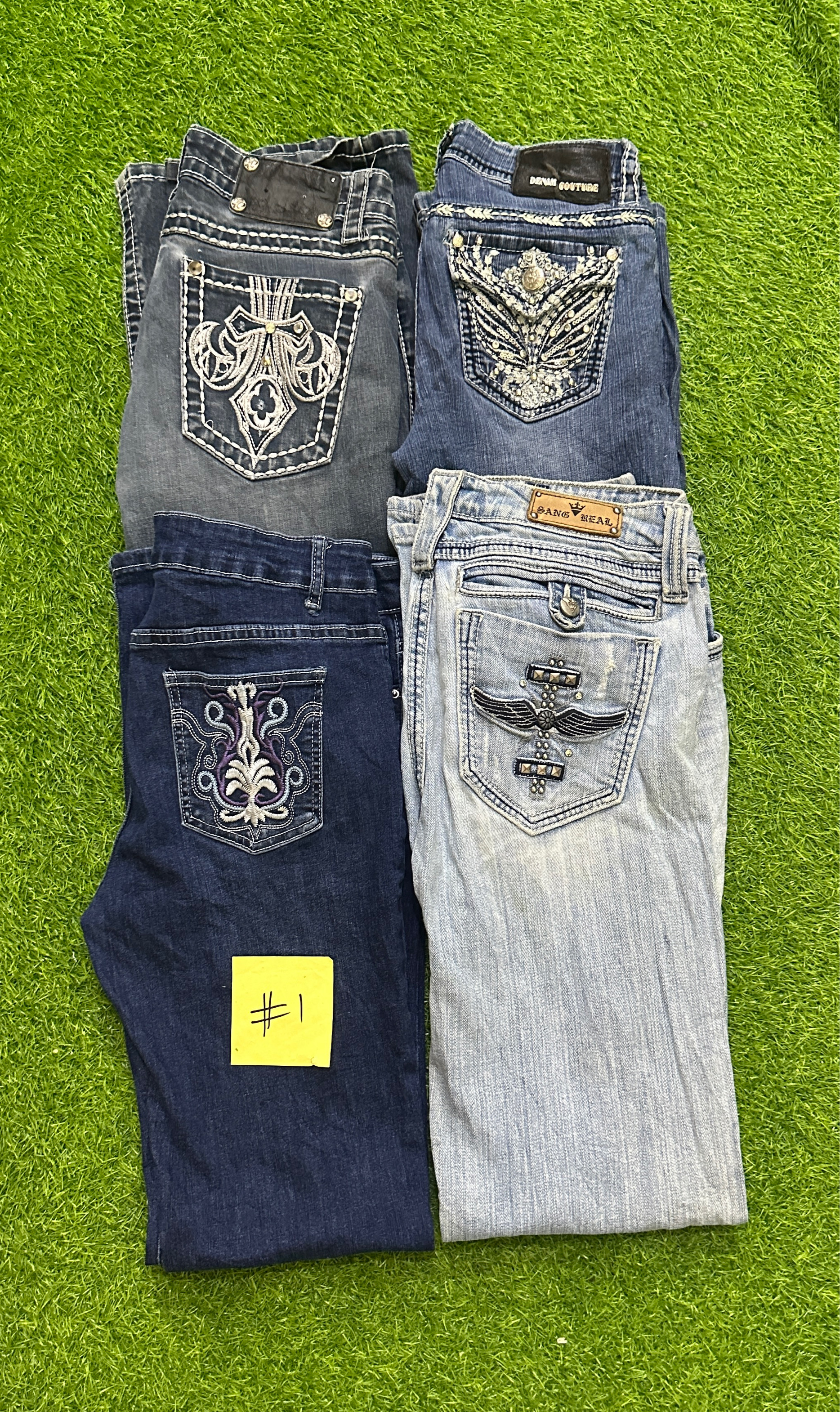 Y2K woman’s flared jeans