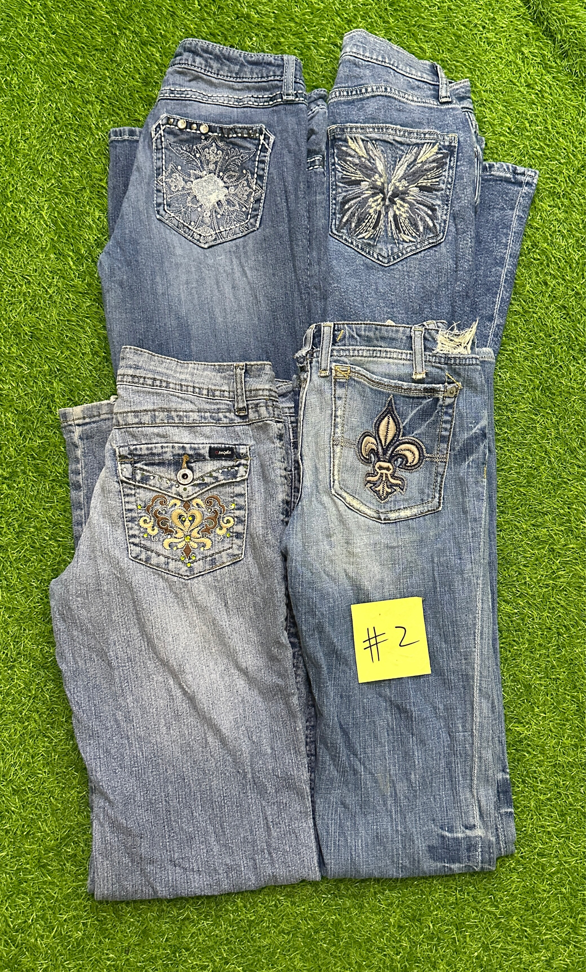 Y2K woman’s flared jeans