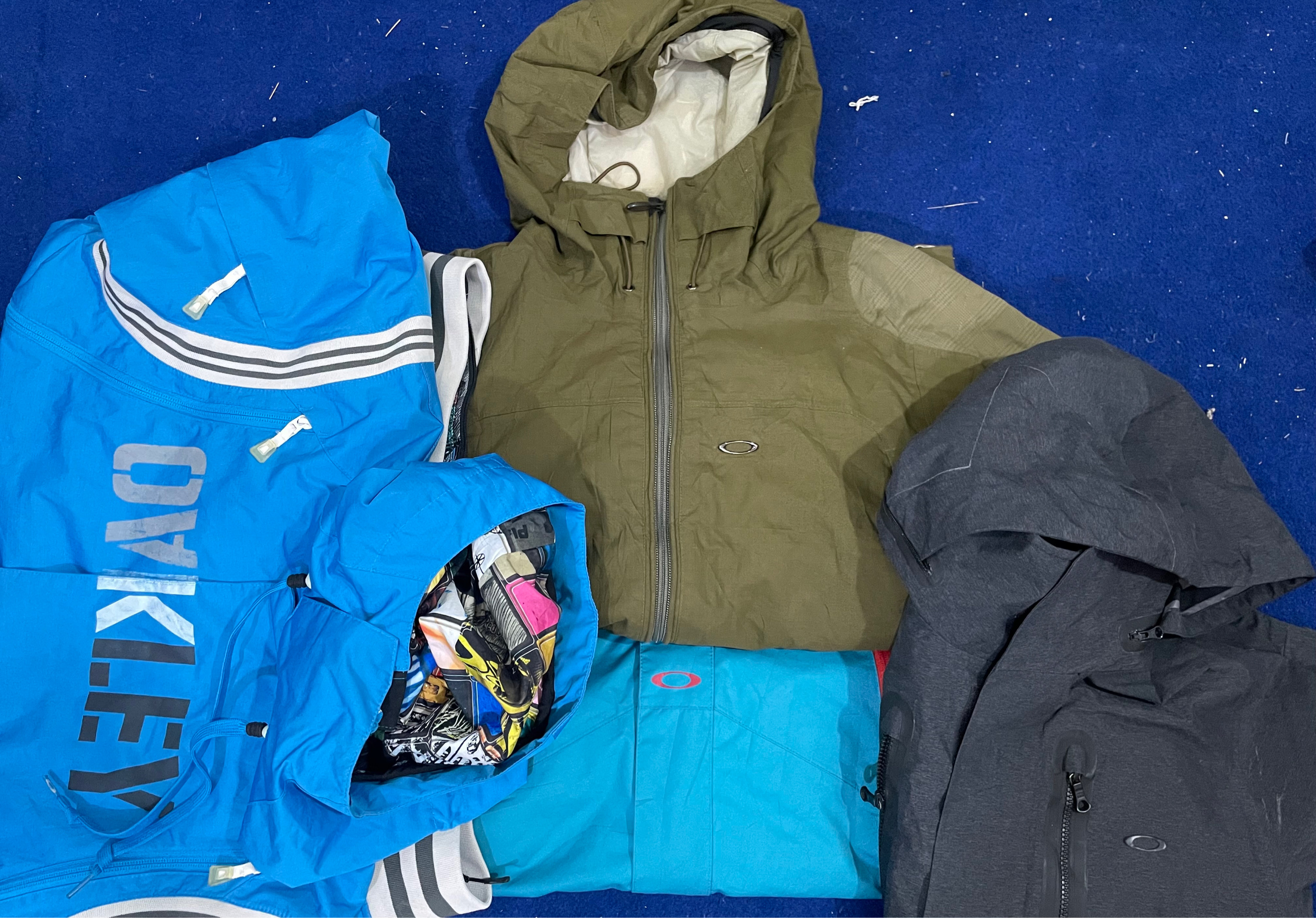 Chaquetas Oakley