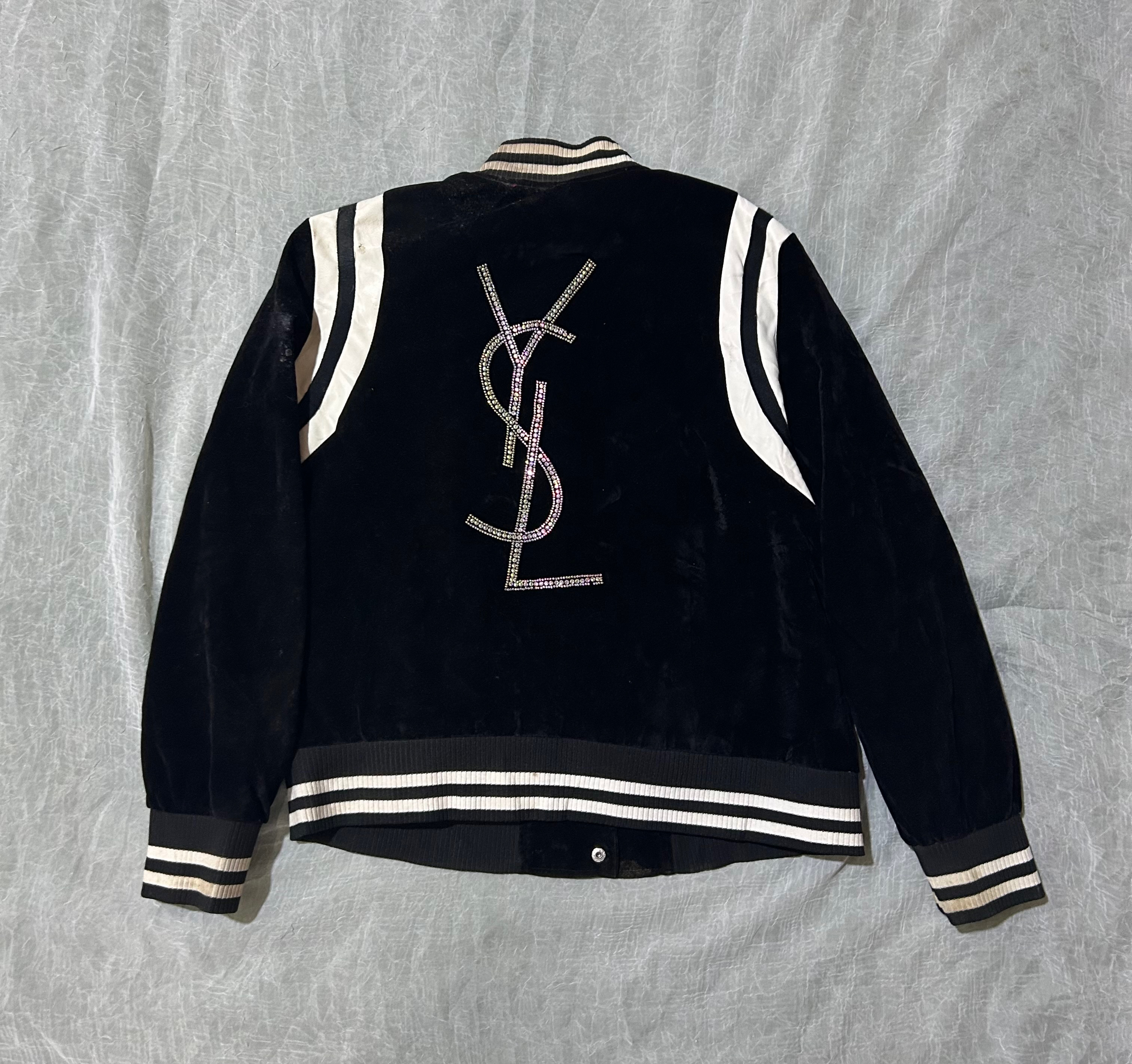 Stickerei Samtjacke