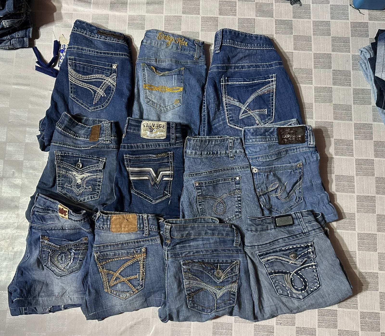 WALLFLOWER AND OTHER MIX BRANDS SHORTS (MD 1301)