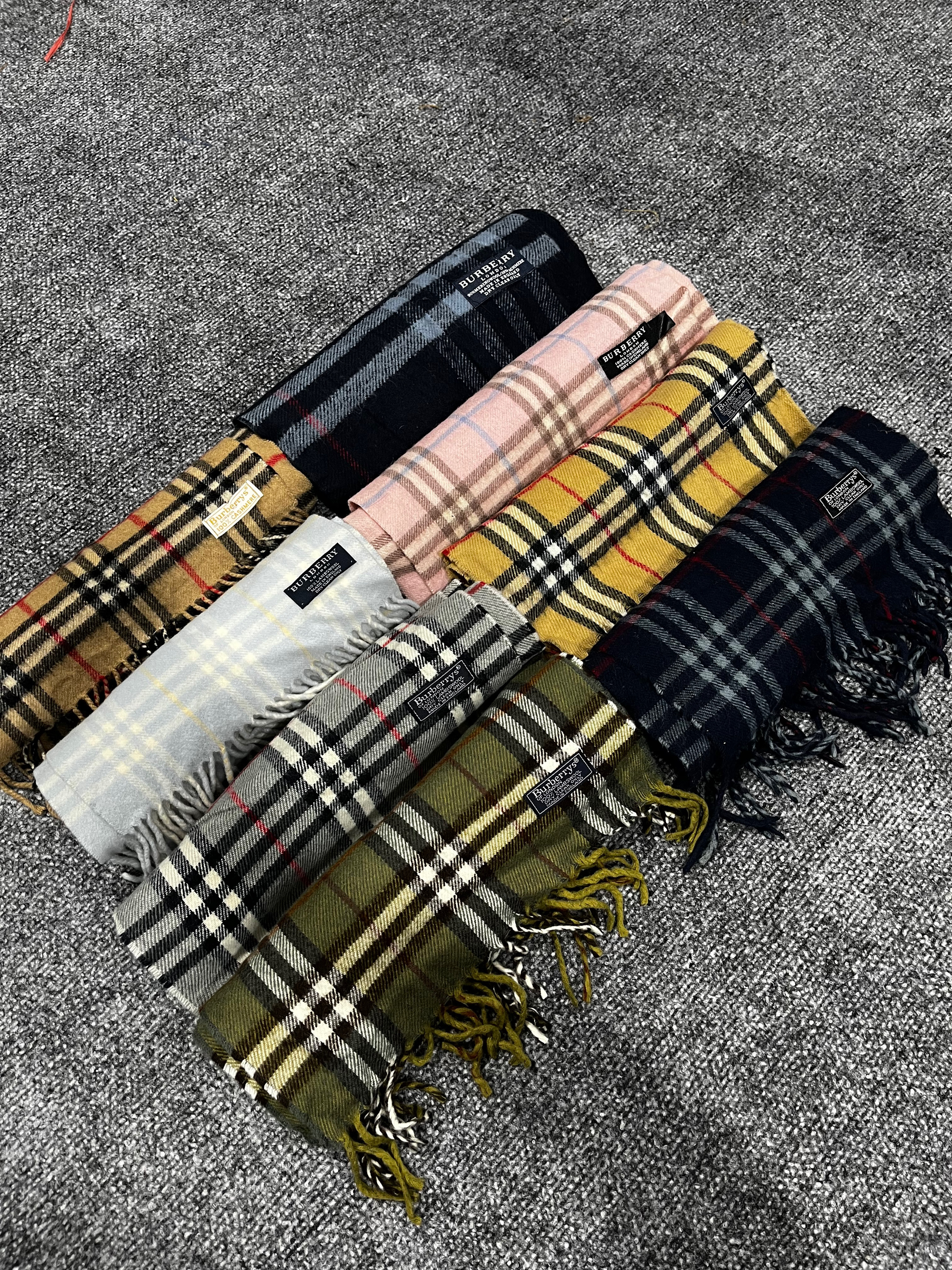 ヴィンテージ バーバリー スカーフ — (PR-110)