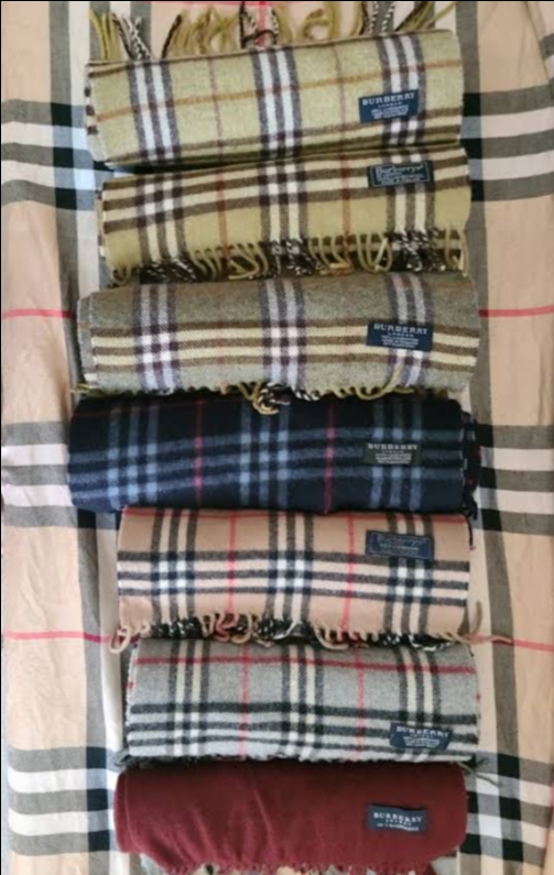 Y2K Burberry scarve