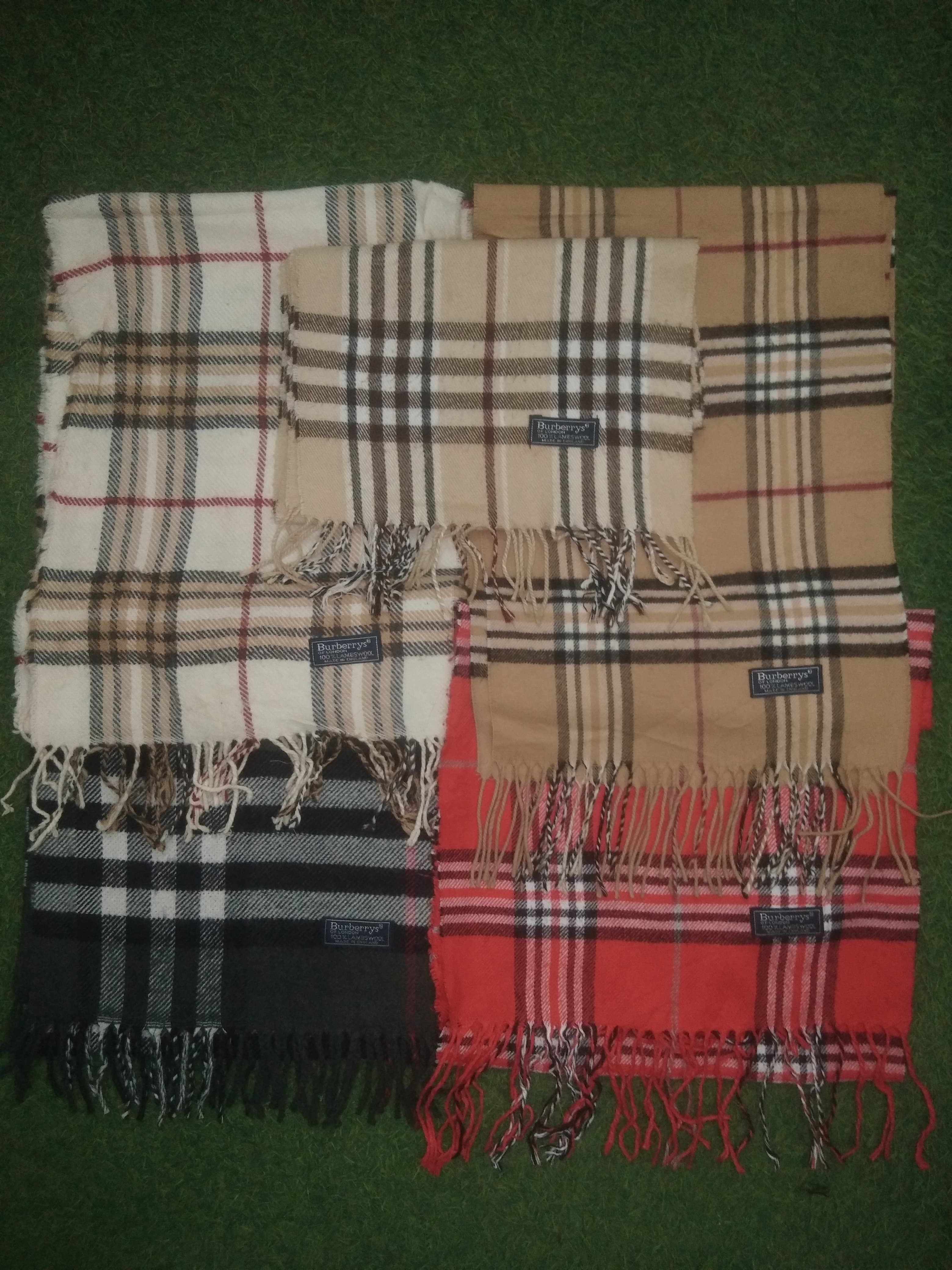 Burberry scarve