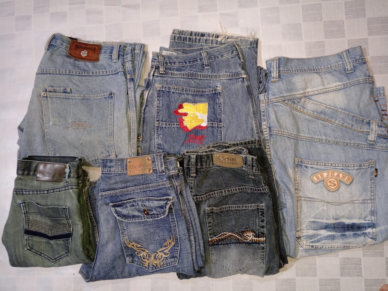 ROCKAWEAR UND ANDERE MARKENJEANS (MR866)