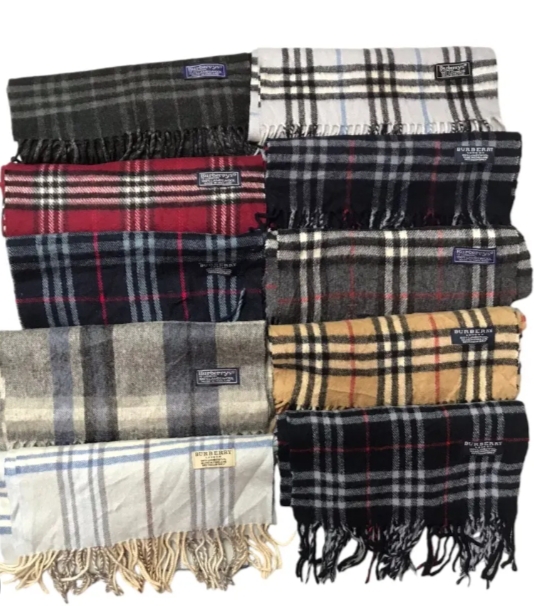 特別なビンテージのバーバリーのスカーフ