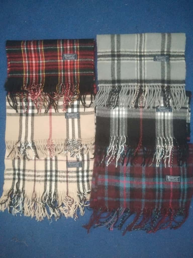 Burberry scarve