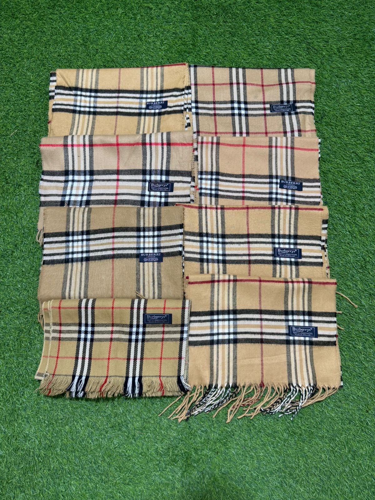 Cachecóis Burberry de marca B4
