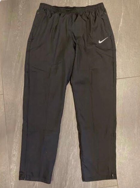 ヴィンテージのナイキトラックパンツ