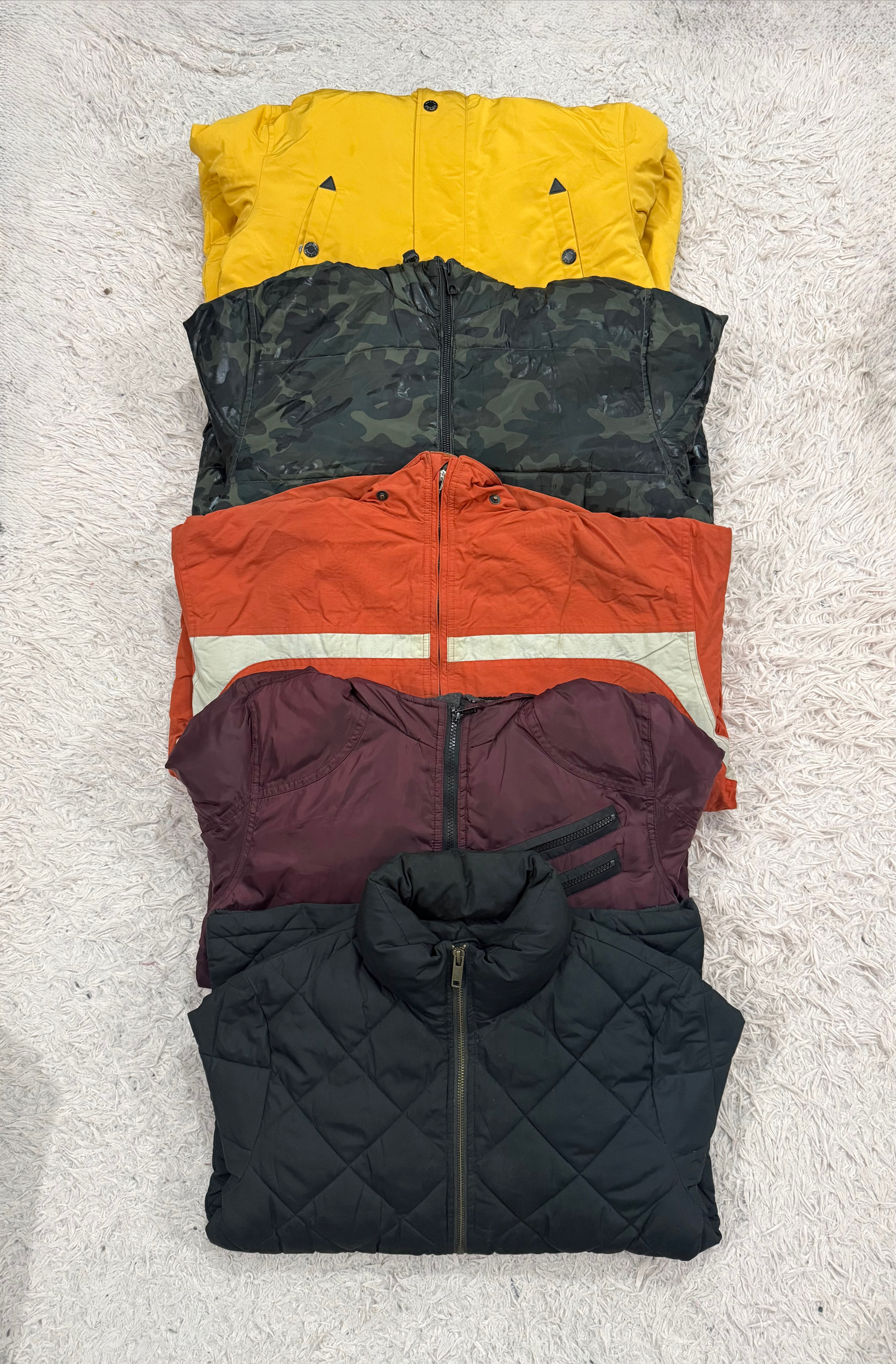 Guess & Gap Puffers Jackets