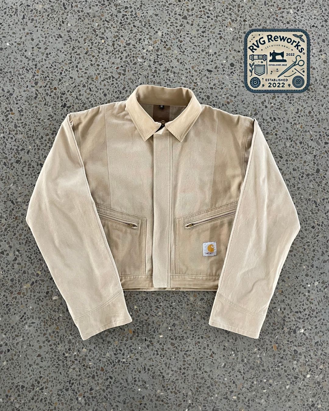 Jaqueta cropped Carhartt reciclada