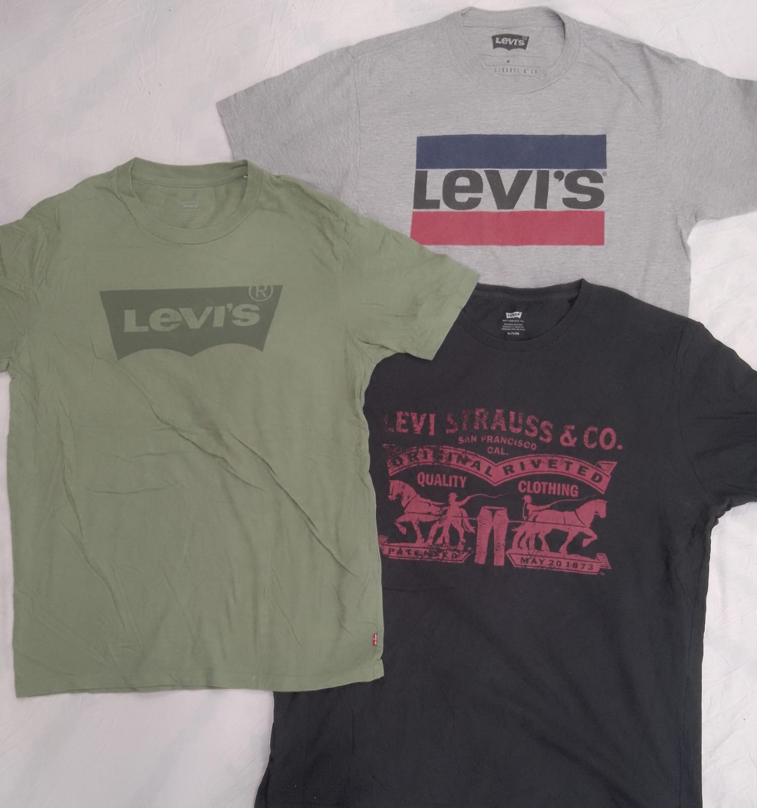 ZV0355  Levi's t shirt