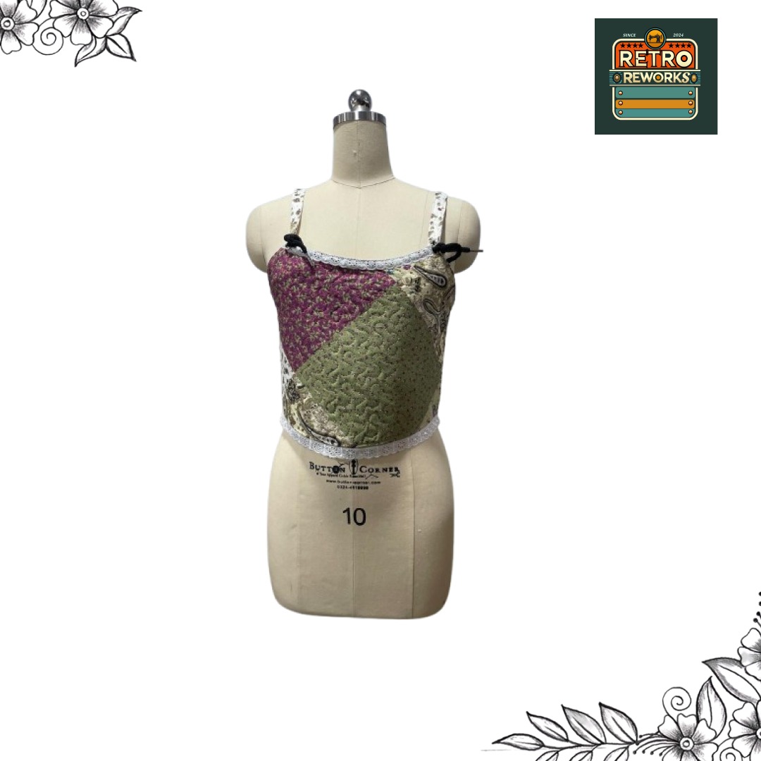 SS25 Upcycled Geplüschte Cami mit Spitze & Lochmuster-Detail