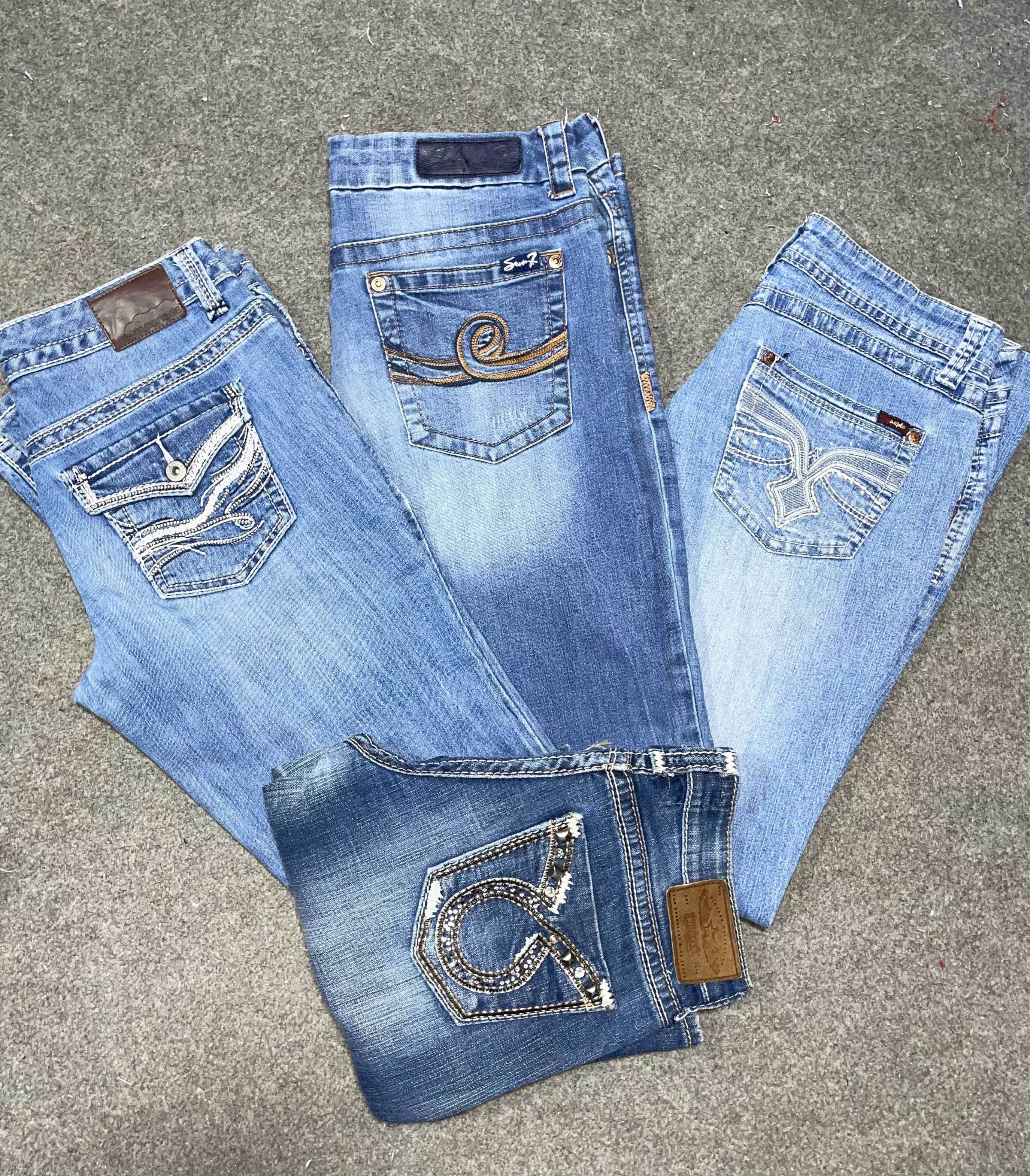 Jeans bootcut brodés Y2K