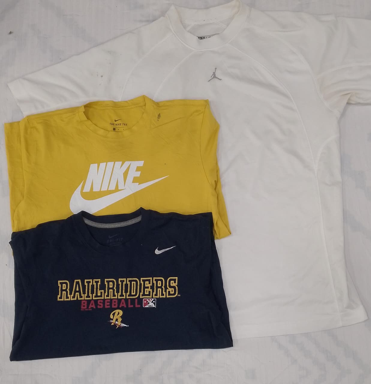 ZV0457 Nike Sportswear T シャツ