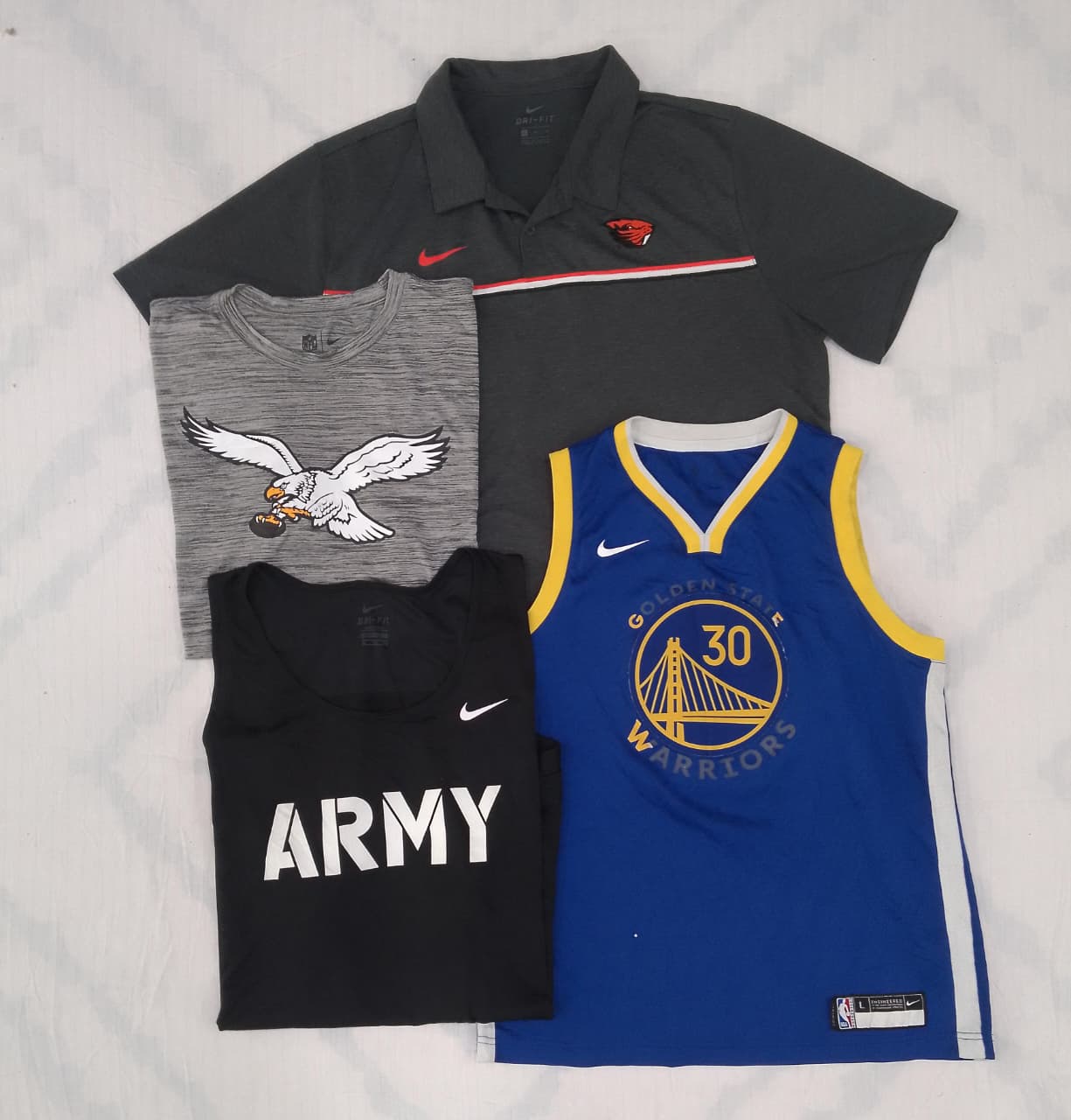 「ZV0458 Nike Sportswear & Activewear Tシャツ」