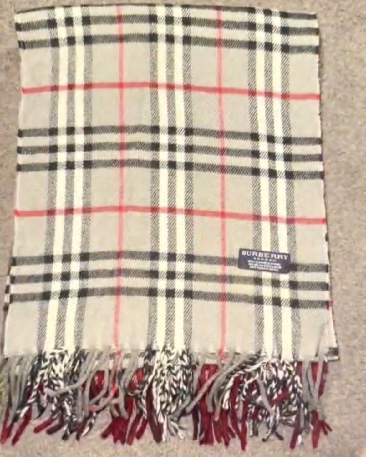 Burberry scarve