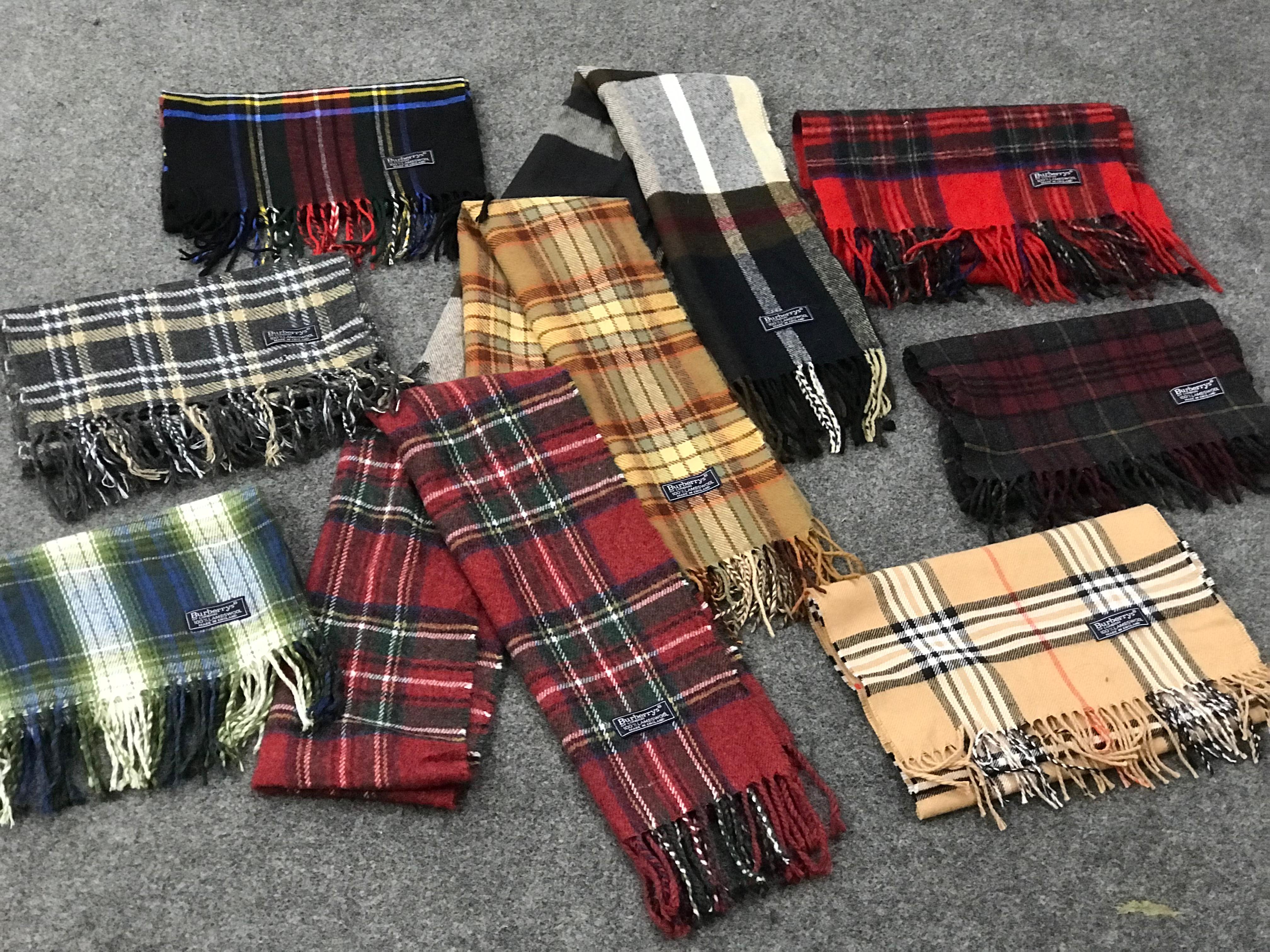 Burberry scarve