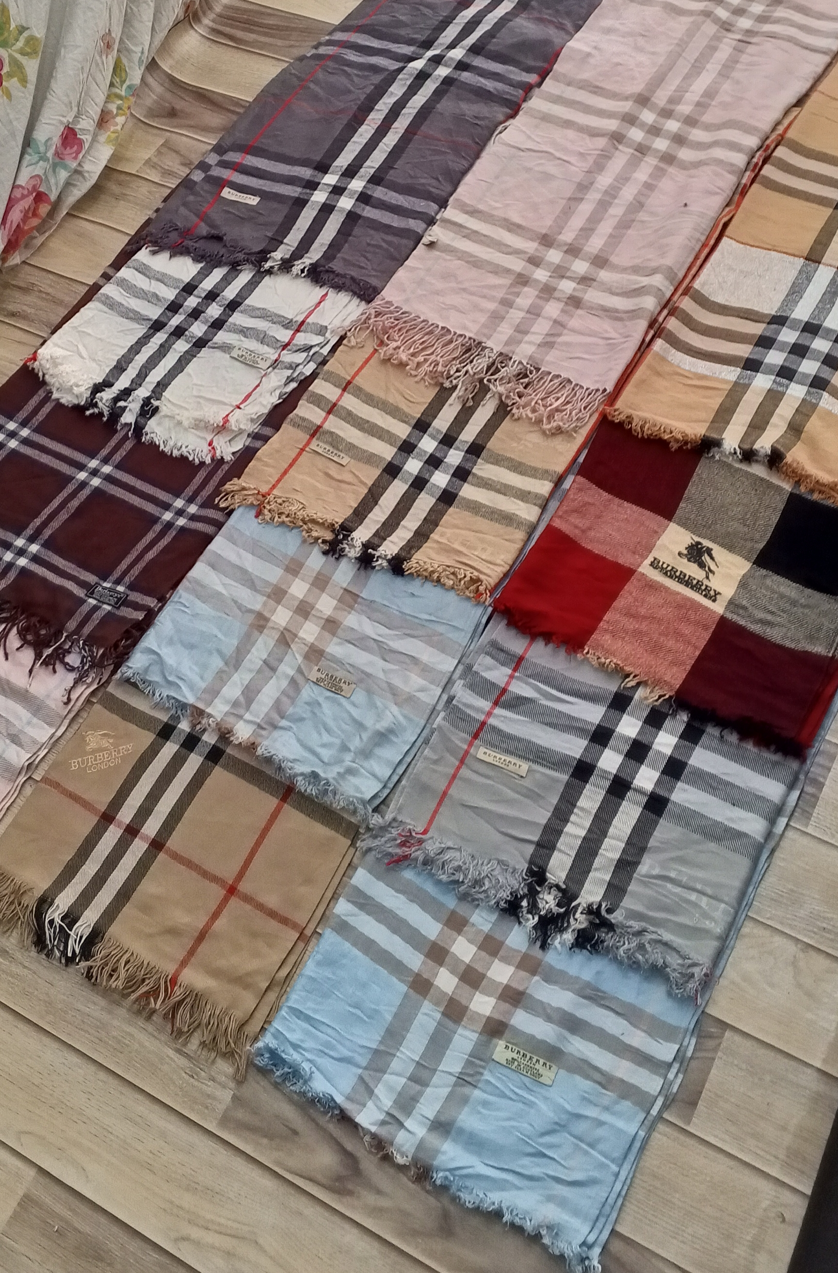 Burberry scarve