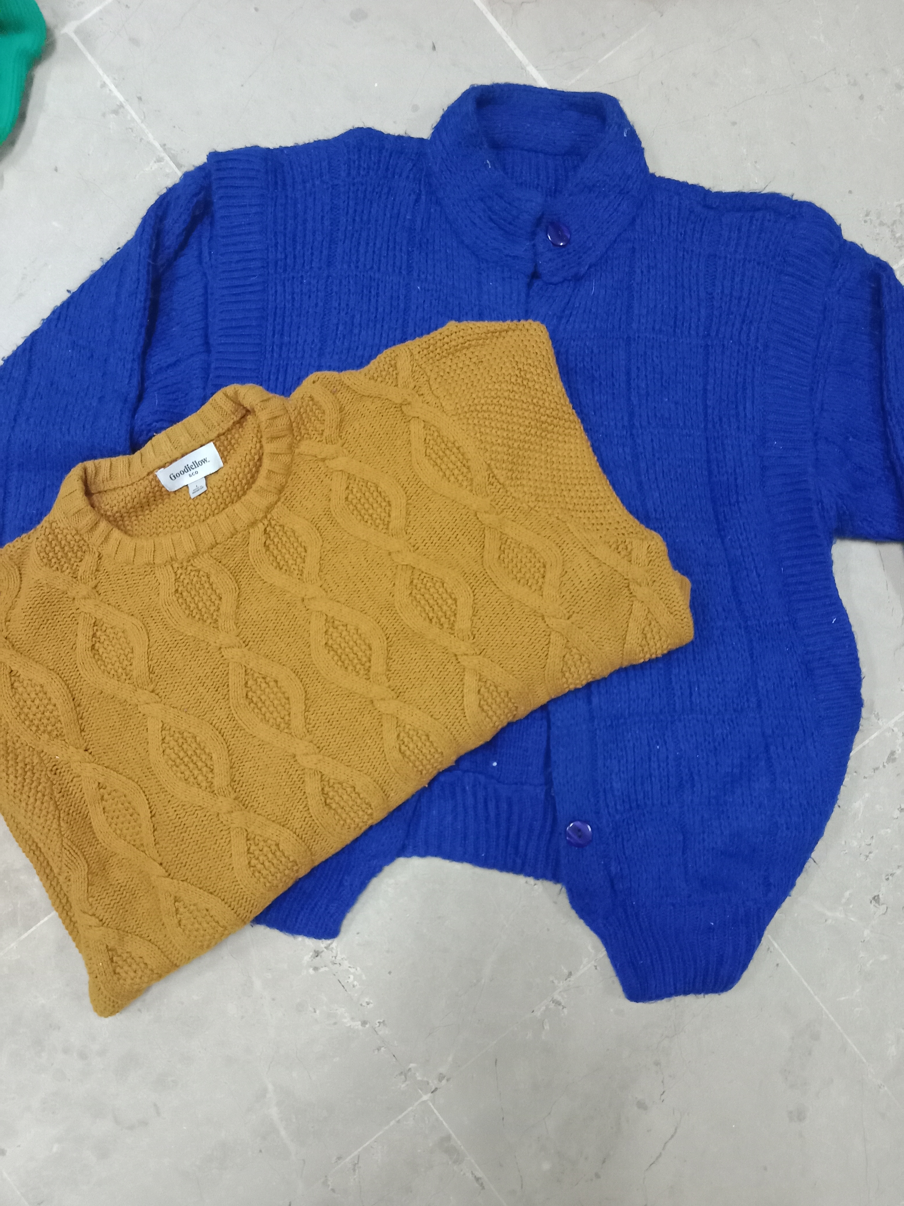 Unmarkierter Pullover