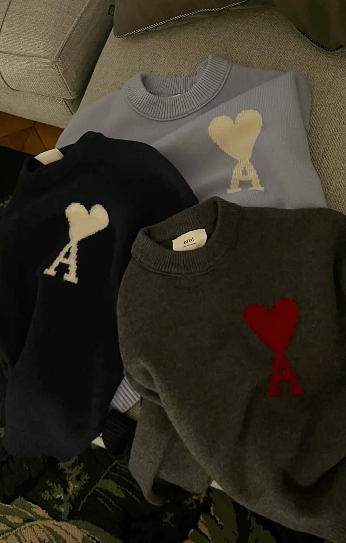 pull AMI Paris authentique