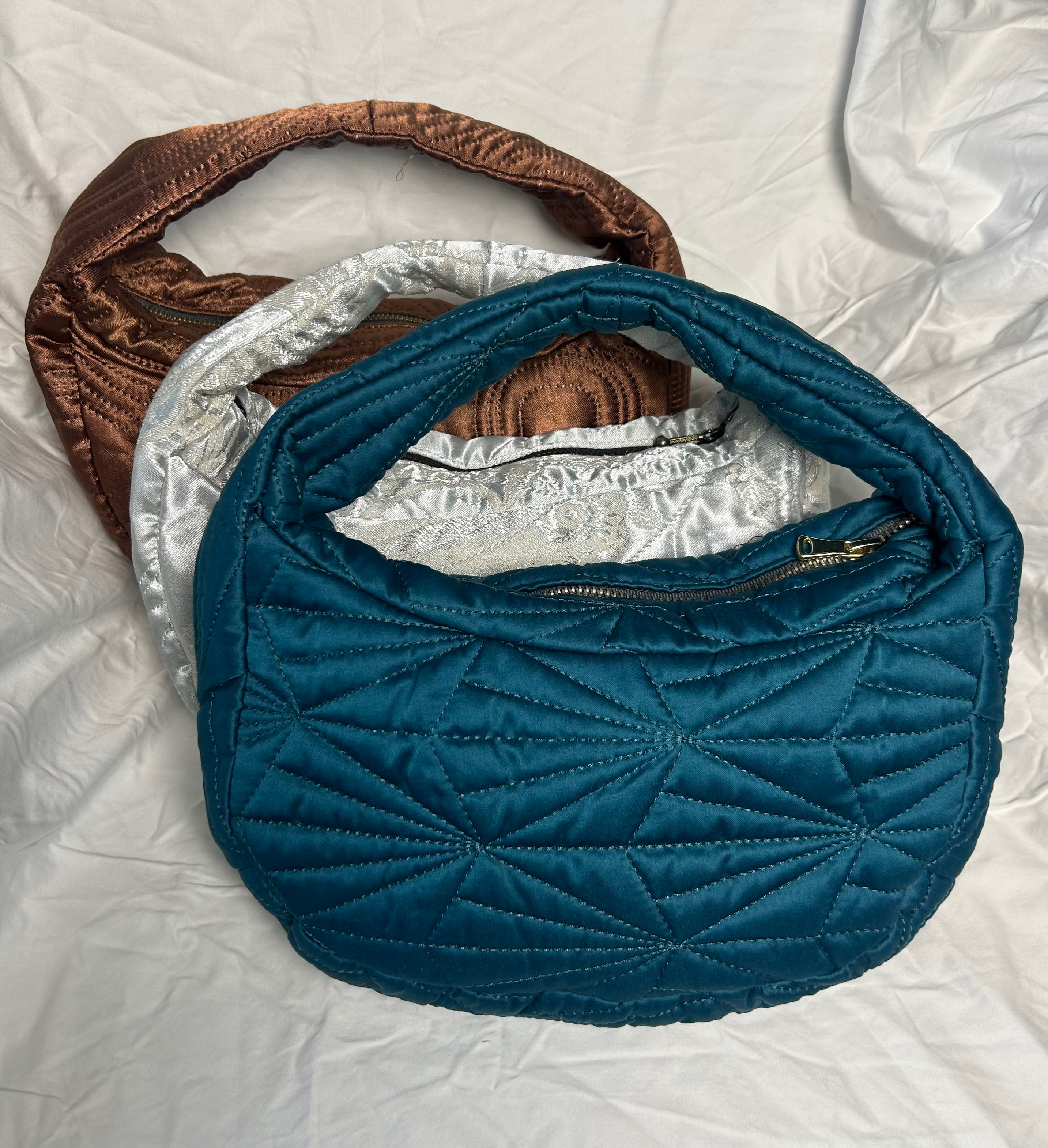 Bolsa de Ombro de Colcha Reciclada