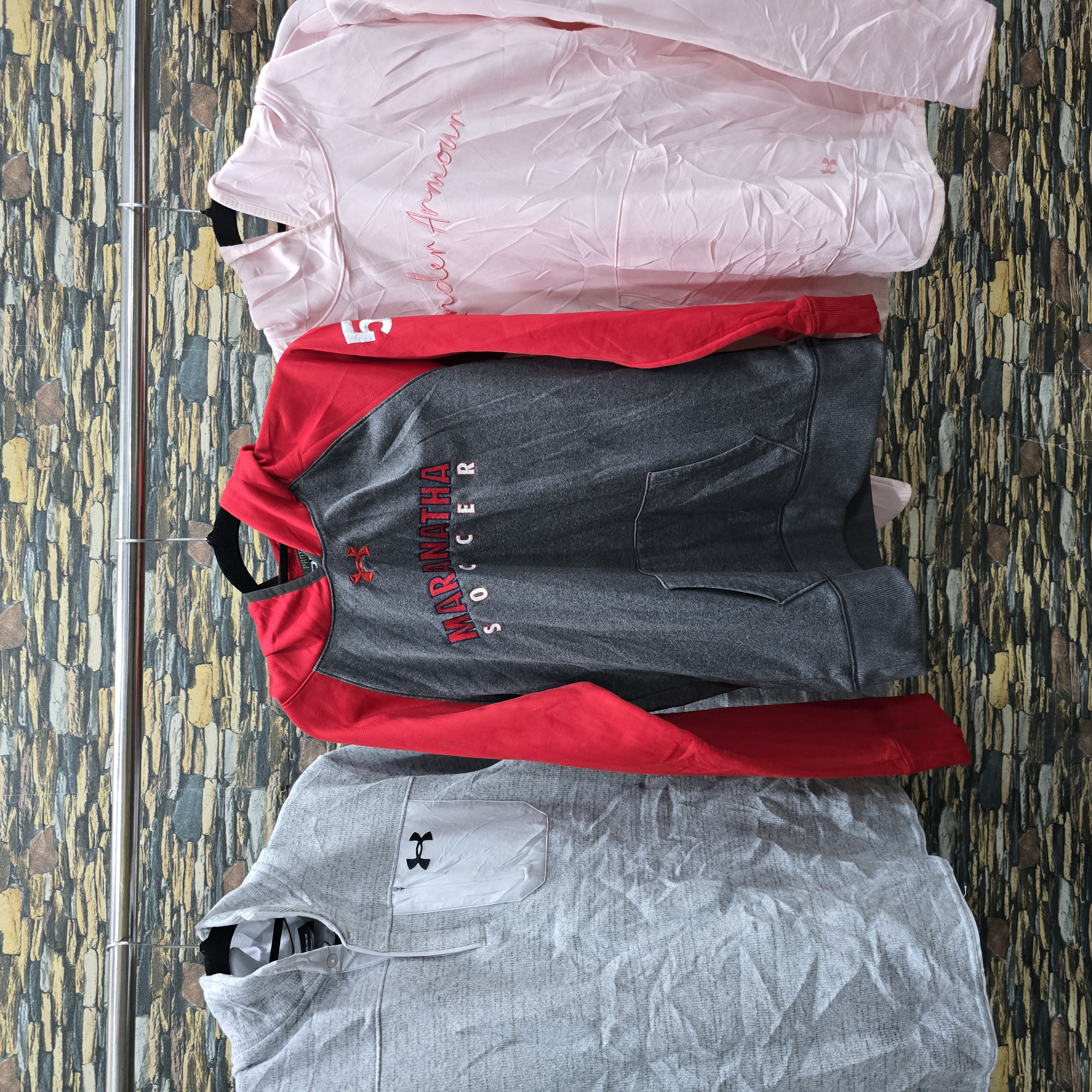 AV-0189 UnderArmour Sweatshirts et Hoodies