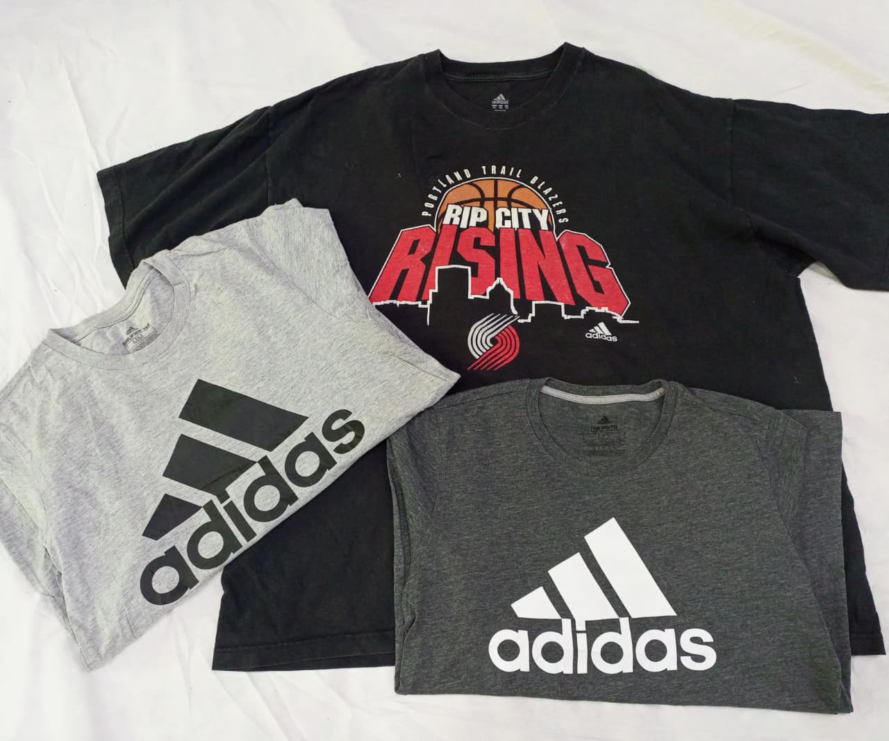 ZV0536 Vintage Adidas T-Shirt Bundle