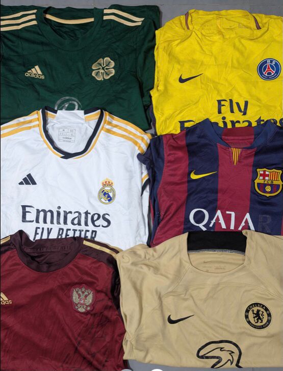 Authentisches Premium-Fußballvereins-Trikot