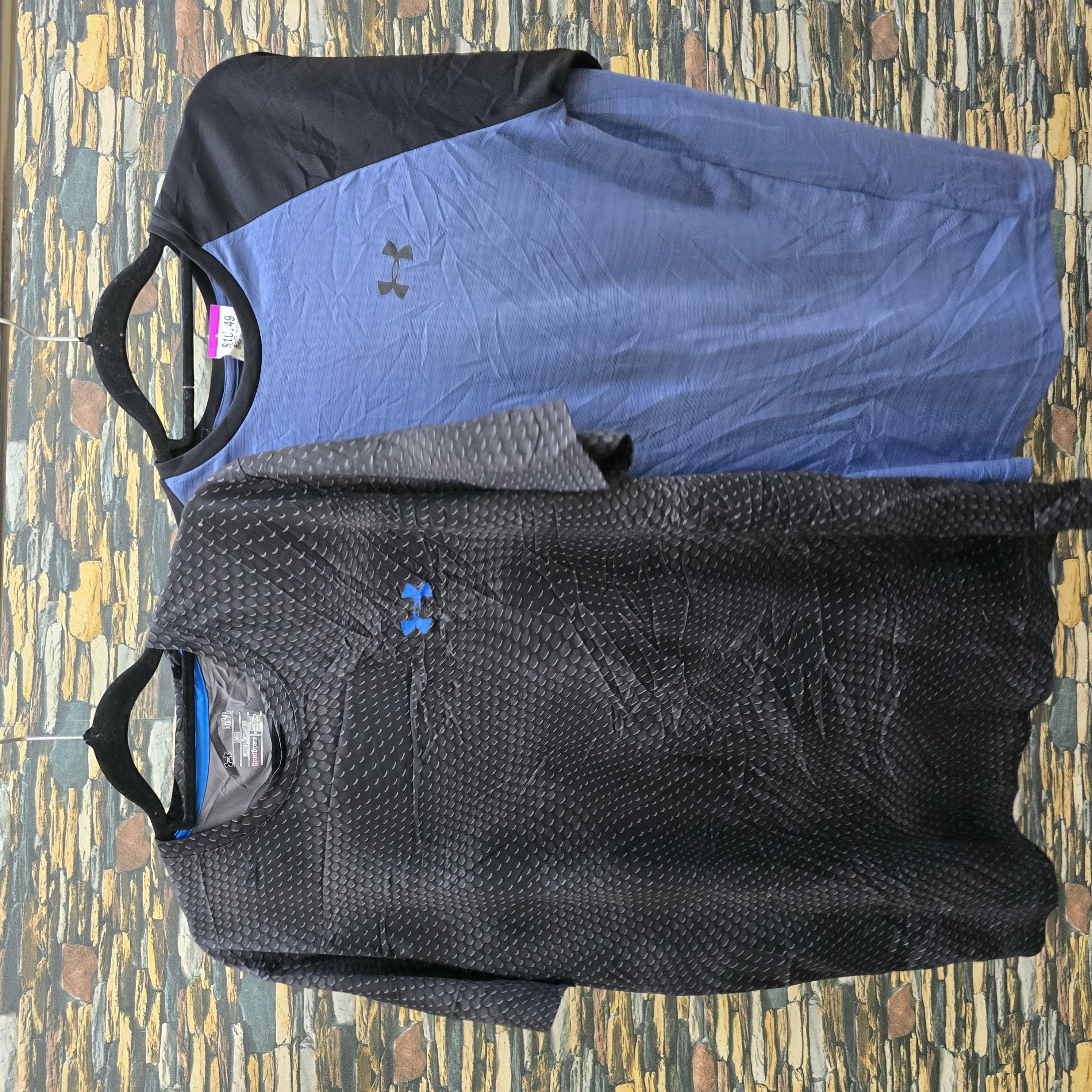 AV-0197 Under Armour T-Shirts