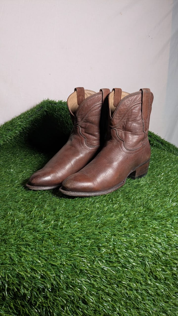 MAV#20 Cowgirls ankle boots