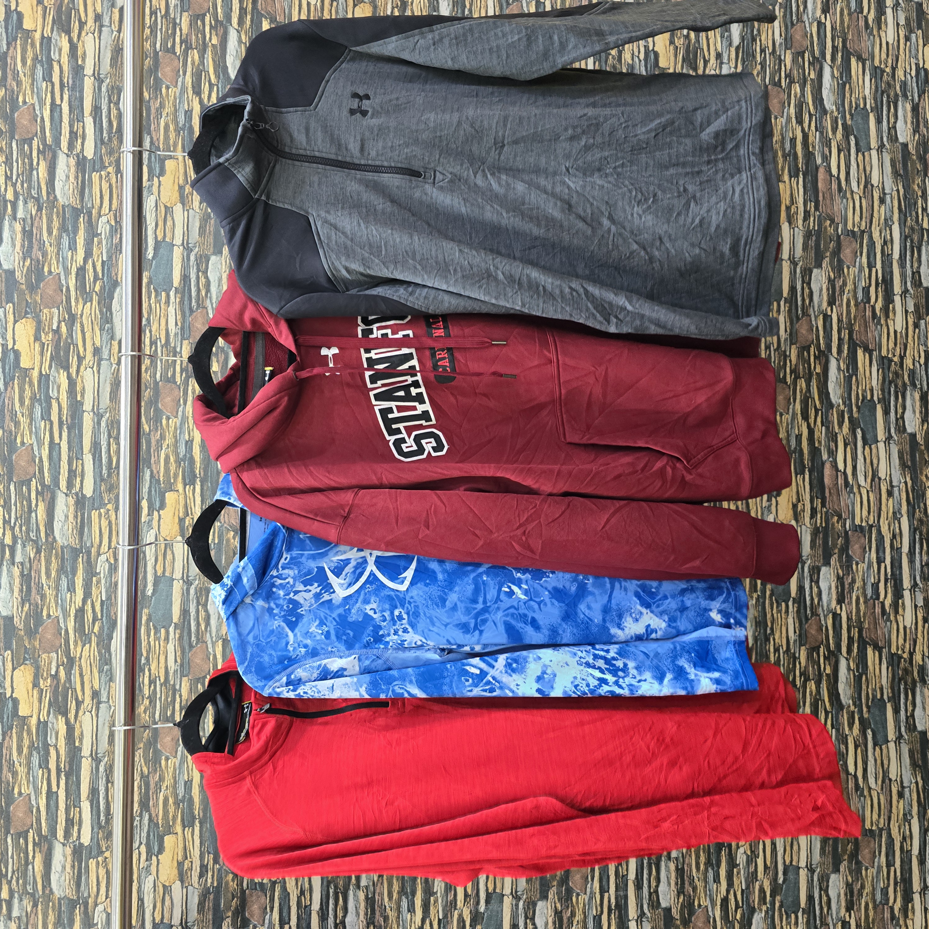 AV-0207 UnderArmour Sweatshirts & Hoodies