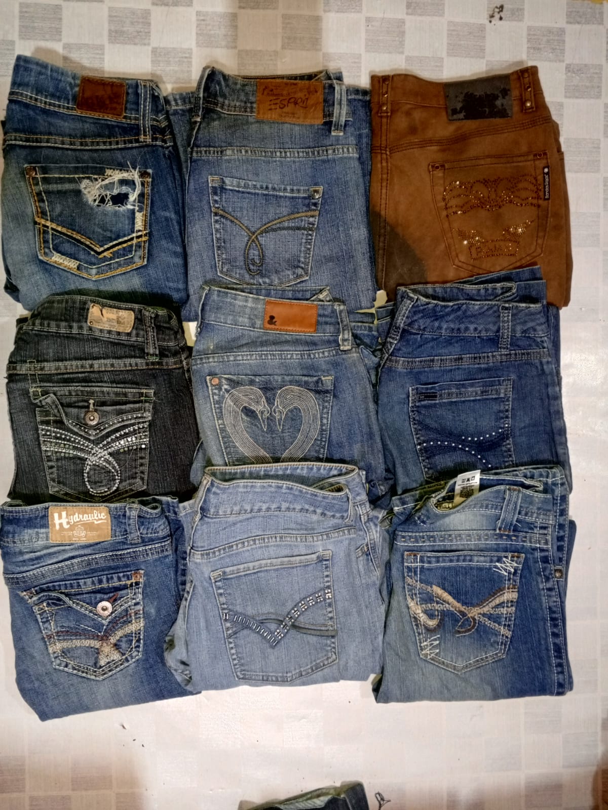 NO BOUNDARIES AND OTHER BRAND JEANS (MR881)