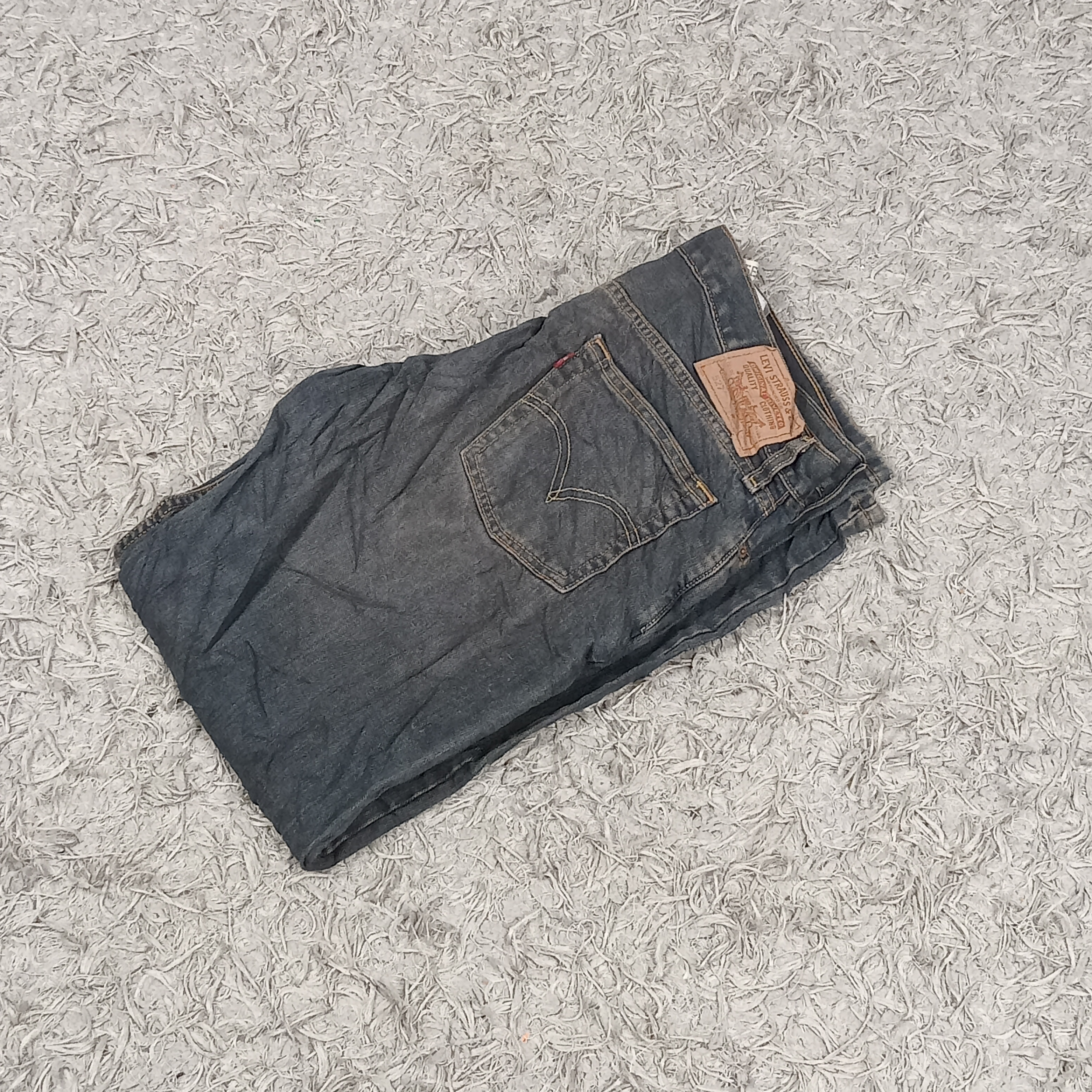 JEANS DE DENIM CON CÓDIGO MIX DE LEVIS ESPECIAL - PAQUETE 50