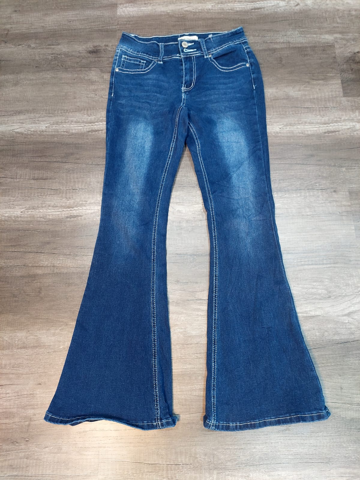 646 | Jeans acampanados