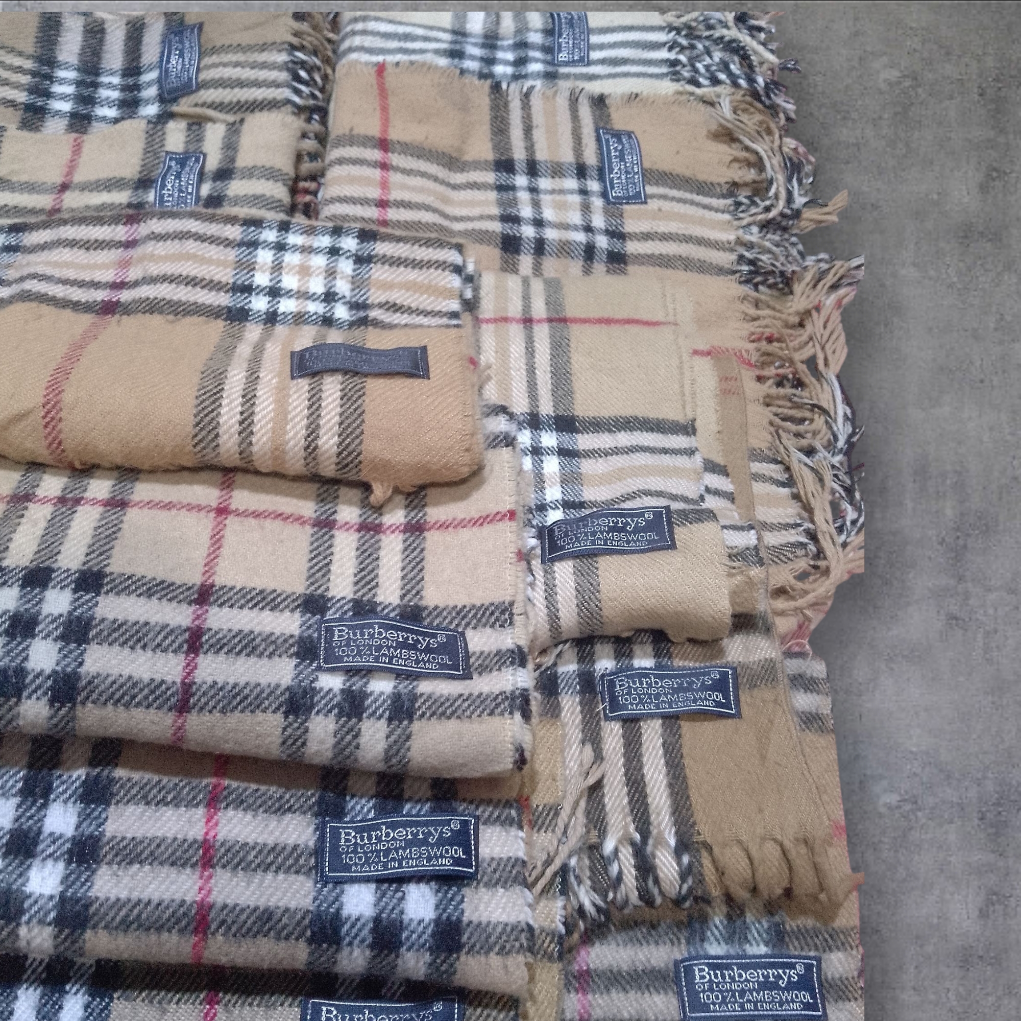 Burberry Scarves beige| Classic Check
