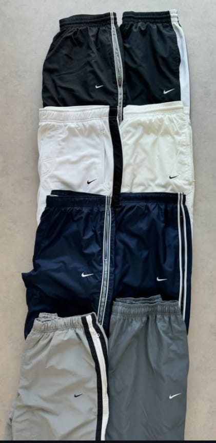 特別なビンテージナイキトラックパンツ