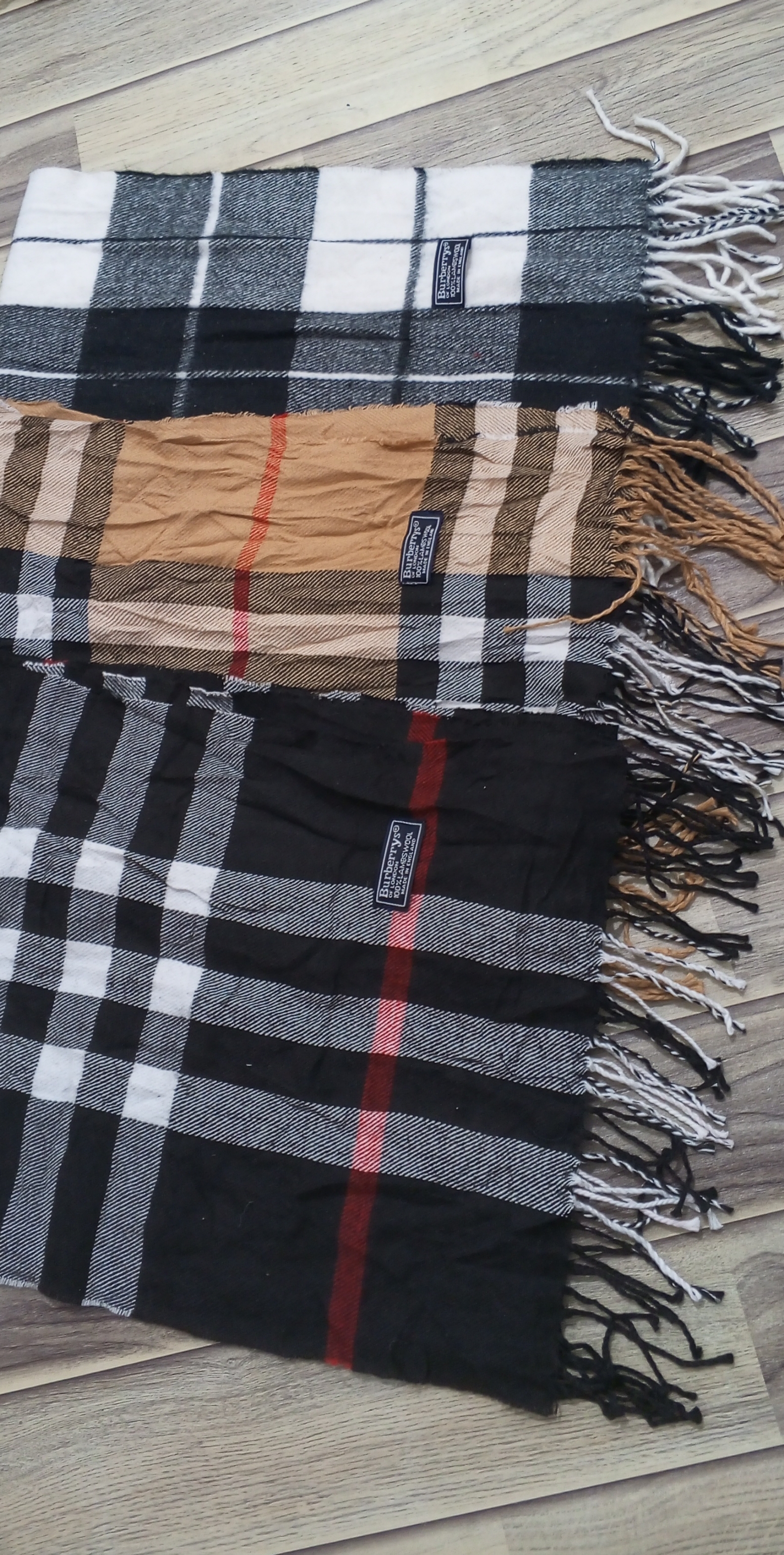 Burberry scarve