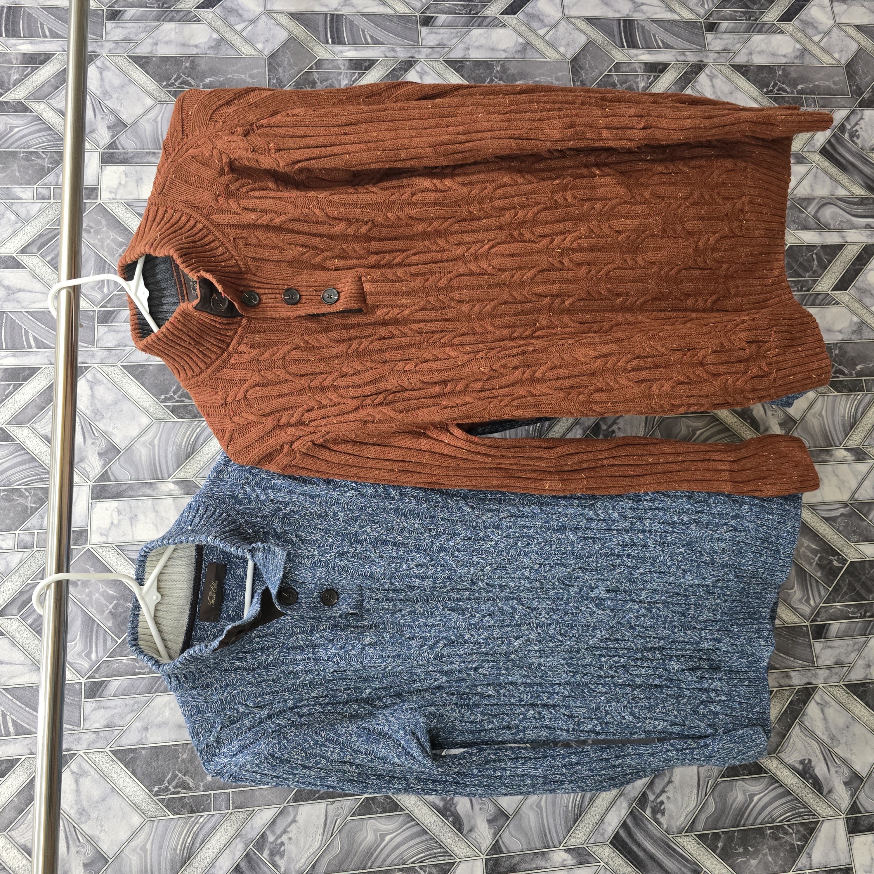 AV-0228 Maglioni a bottoni di maglia senza marchio