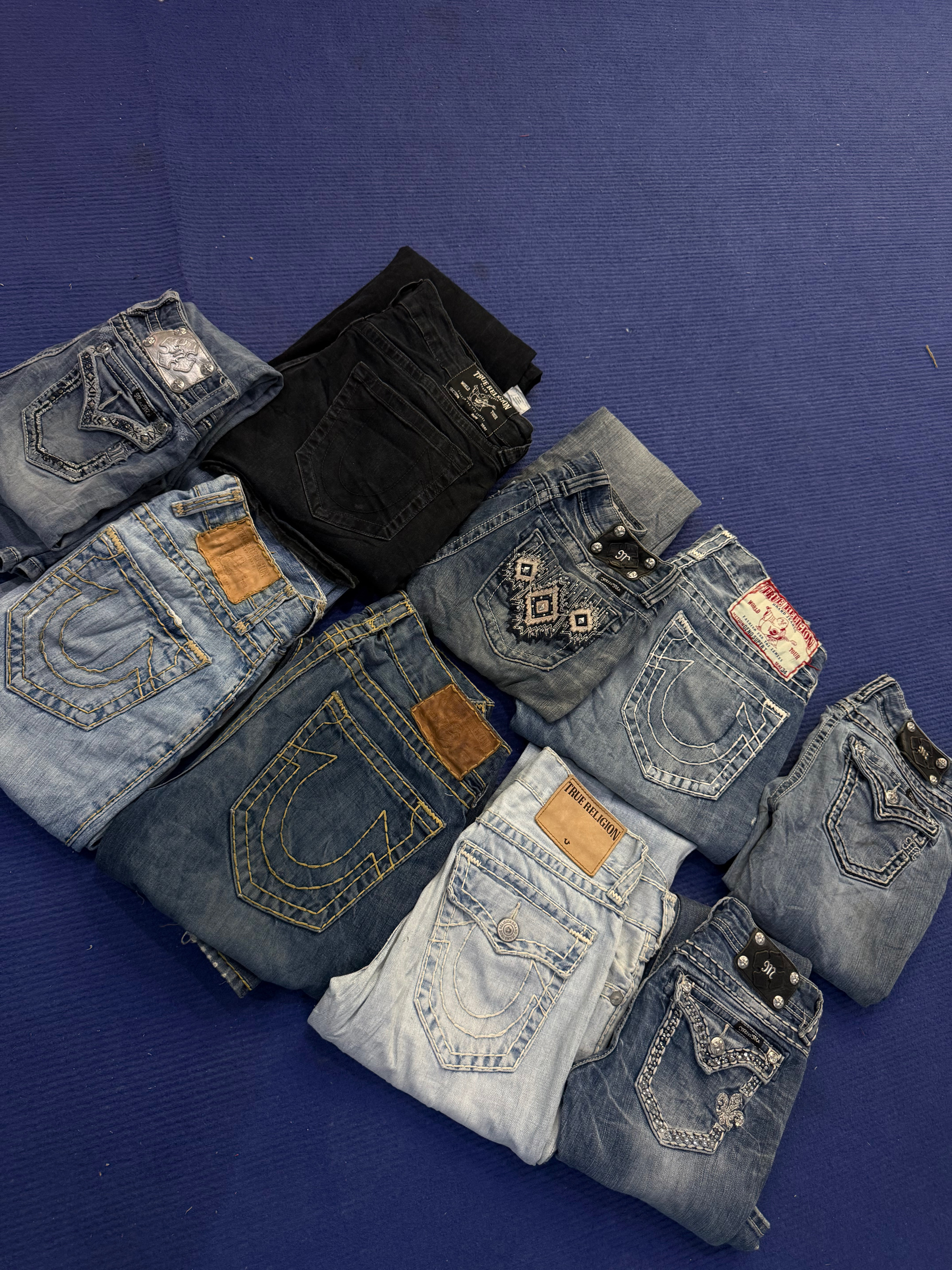 Miss me jeans acampanados y true religion hombres
