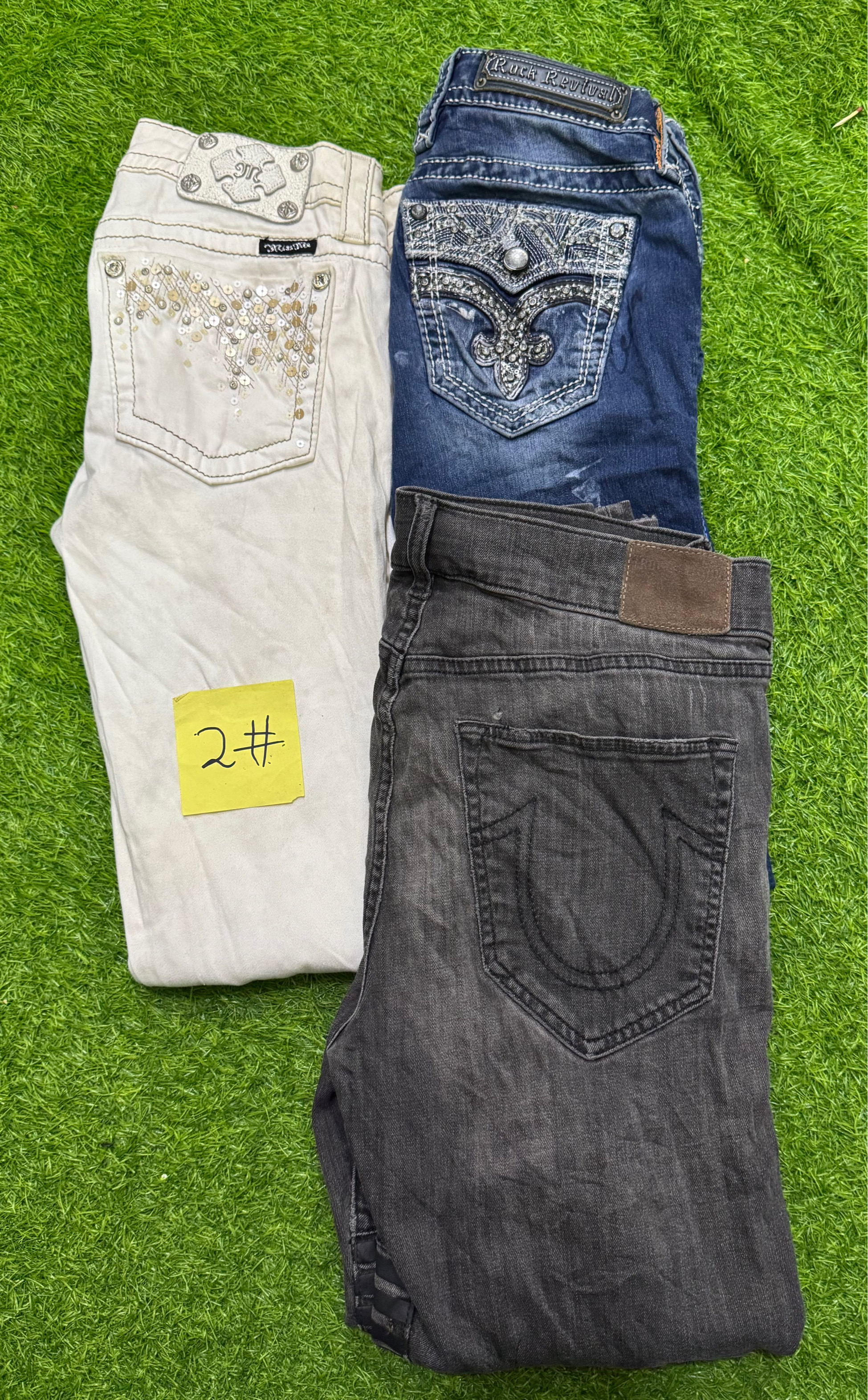 Vermisse mich wahre Religion und Rock Revival Jeans