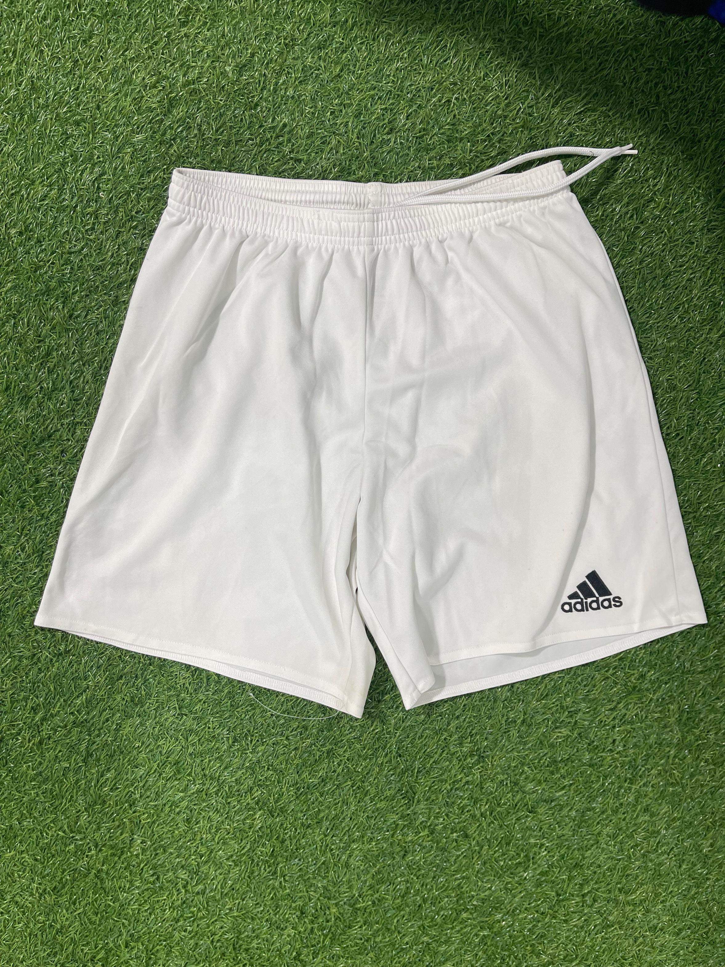 Shorts sportivi Nike, Adidas (shorts in nylon con marchio)