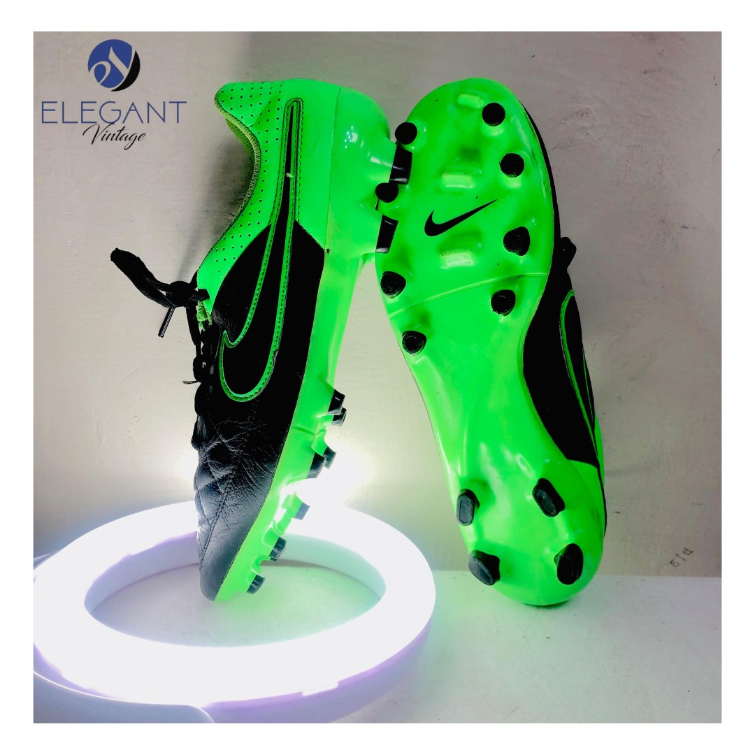 ナイキ フットボール シューズ - EVS0050