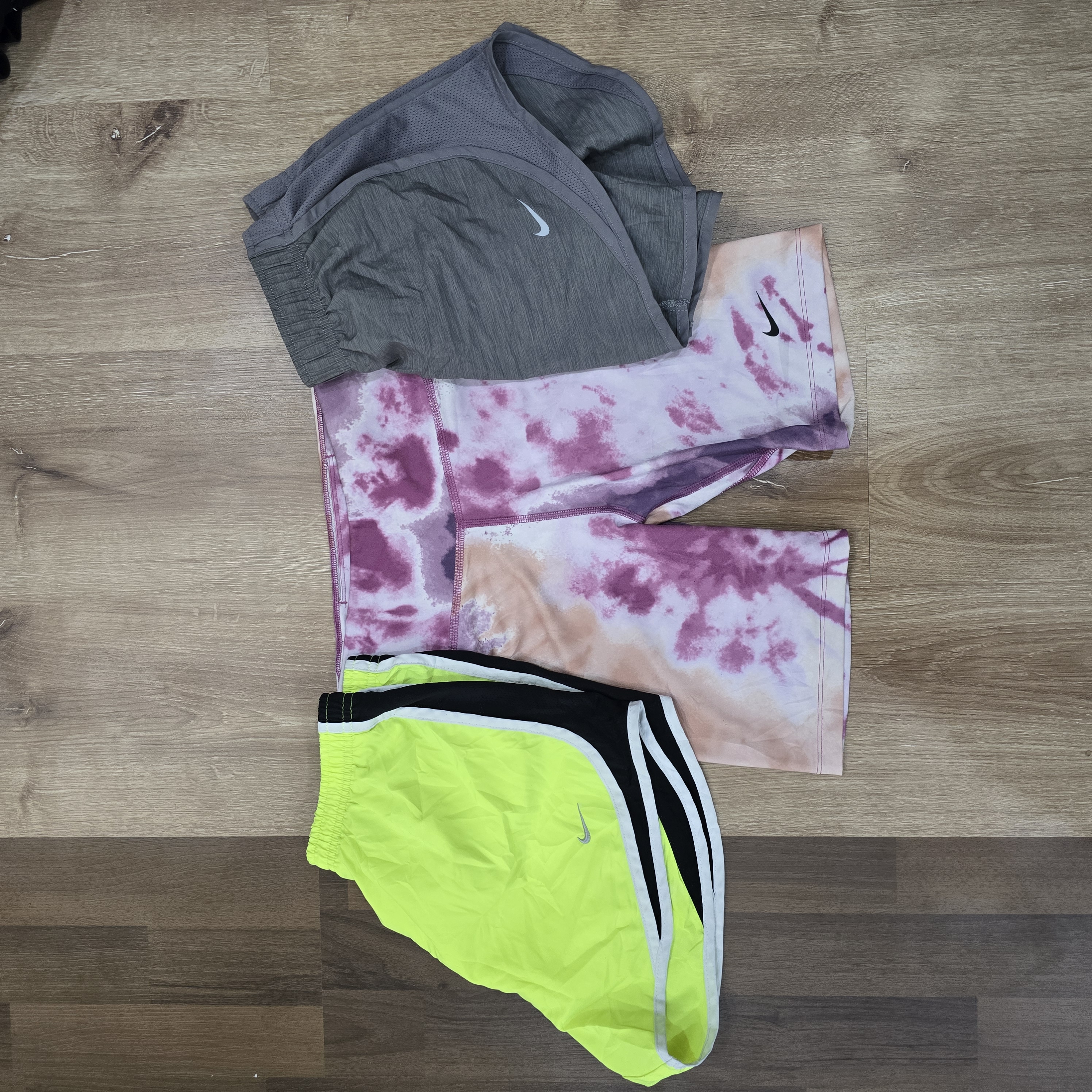 AV-0247 Nike レディーススポーツショーツ