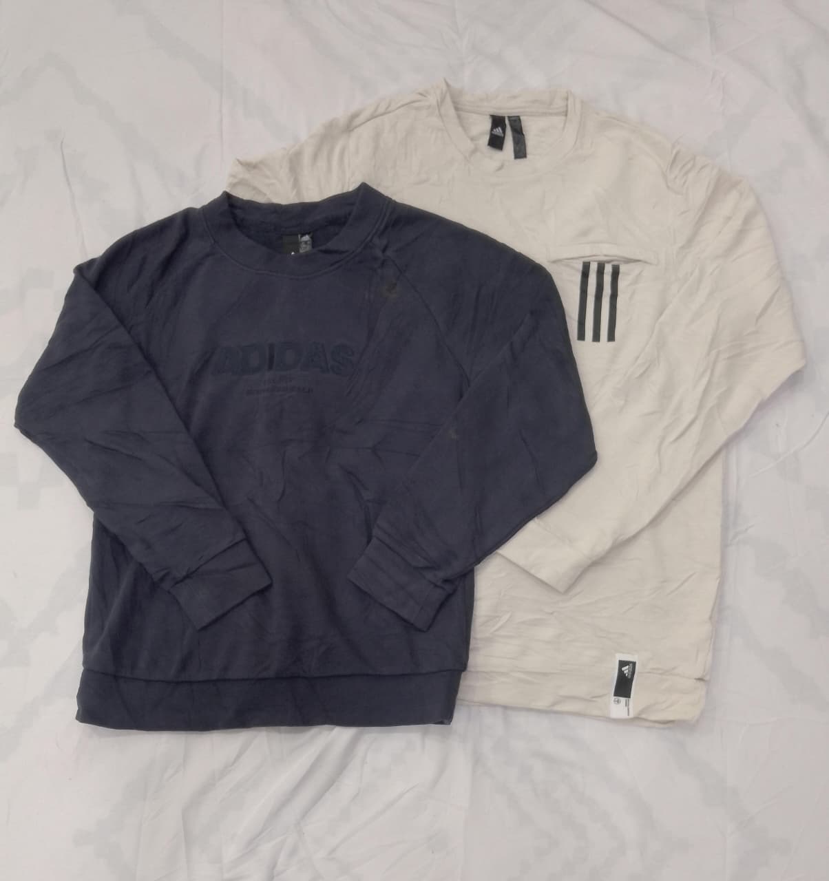 ZV0681 アディダス スウェットシャツ