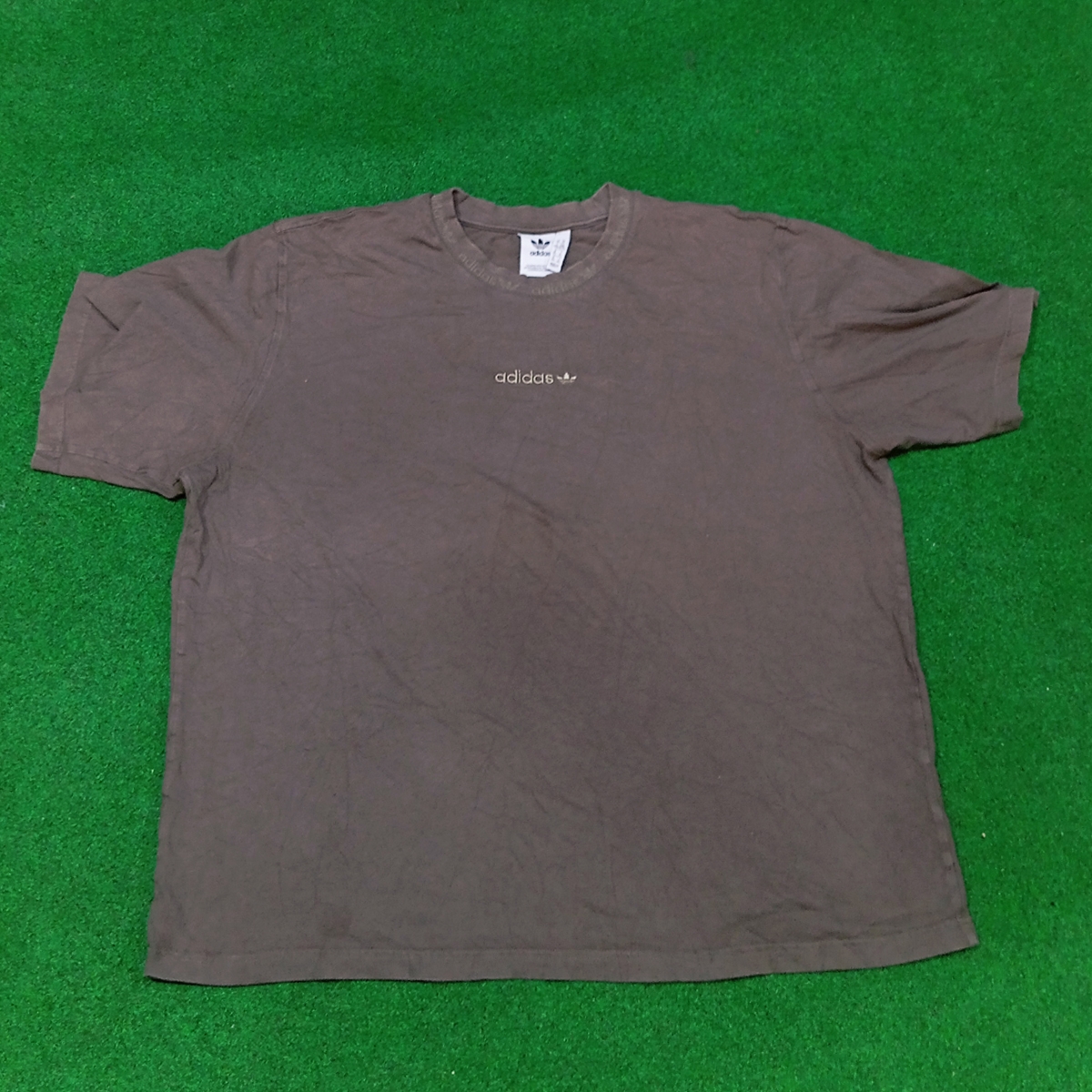 アディダス Tシャツ