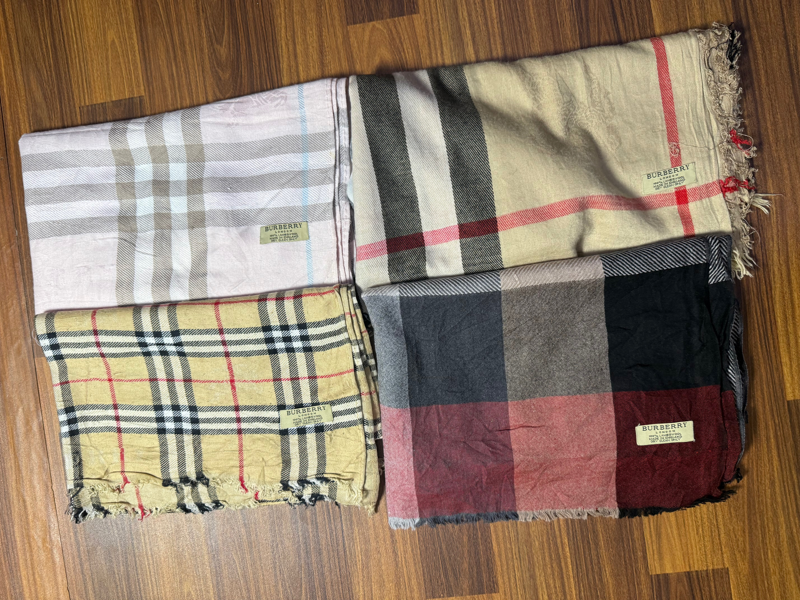 scarf di Burberry