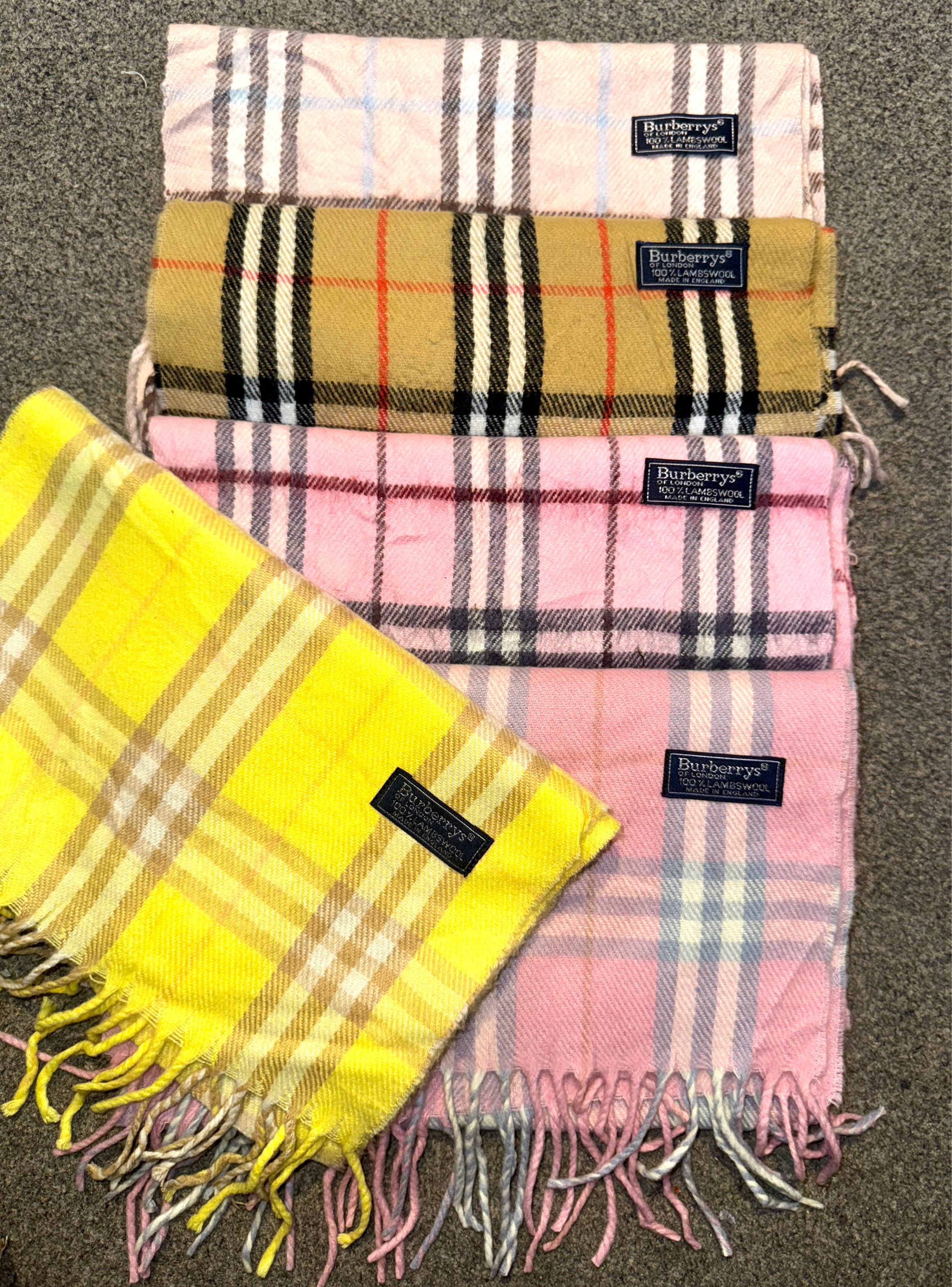 Écharpes Burberry rose et beige