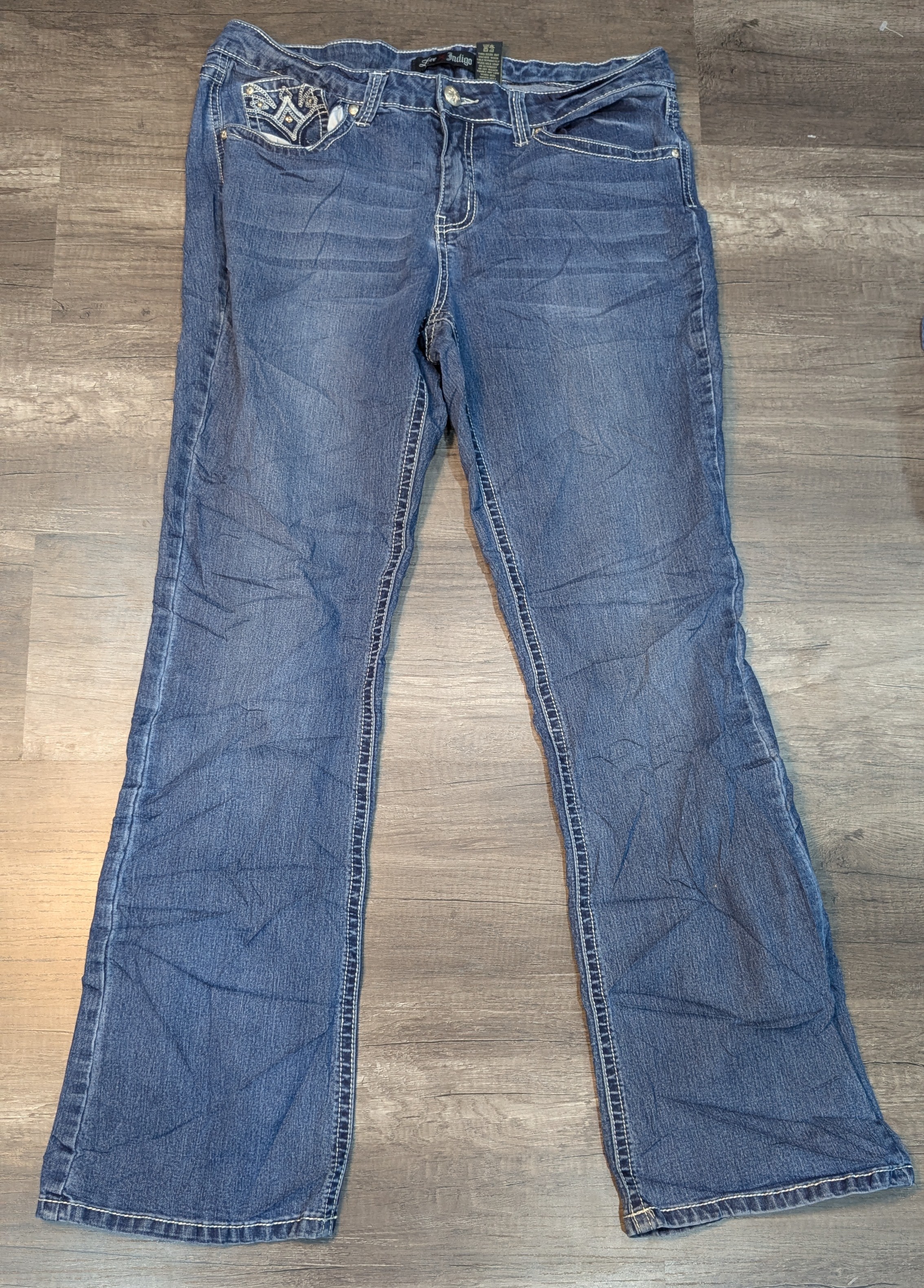 813 - Embroidery Style Flare Jeans